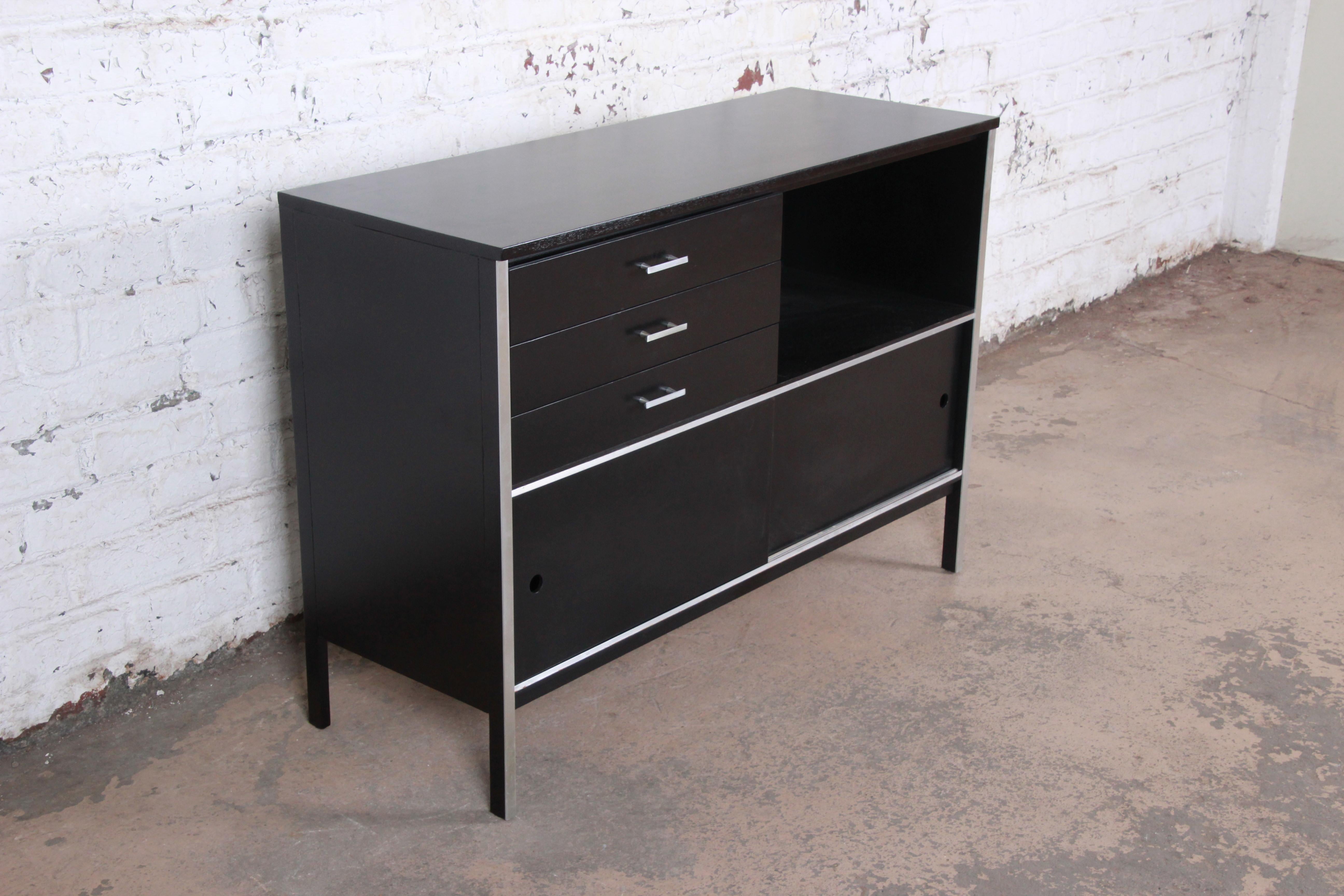 Mid-Century Modern credenza or media cabinet

Designed by Paul McCobb for Calvin Furniture 