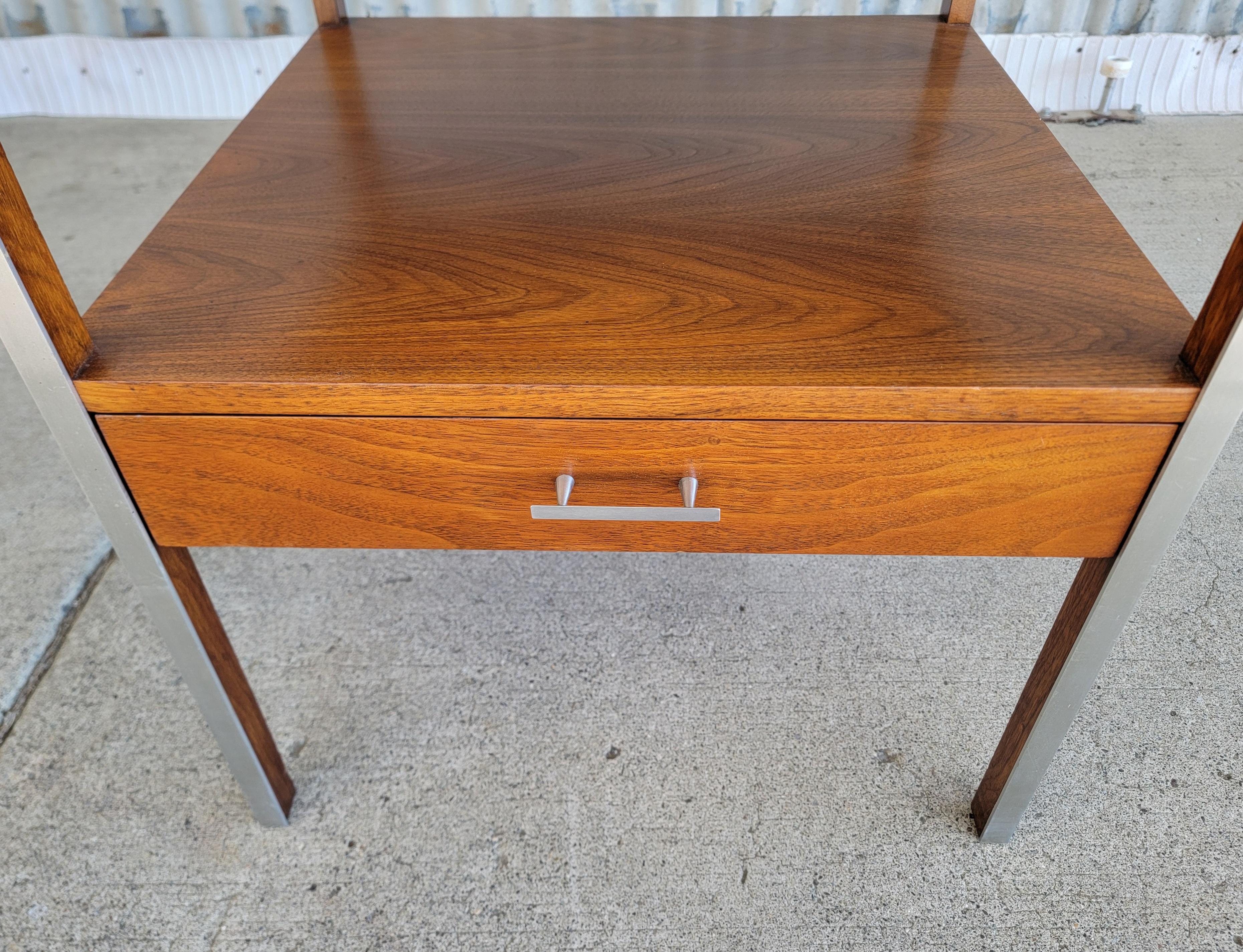 Paul McCobb para Mesa auxiliar Calvin en venta 3