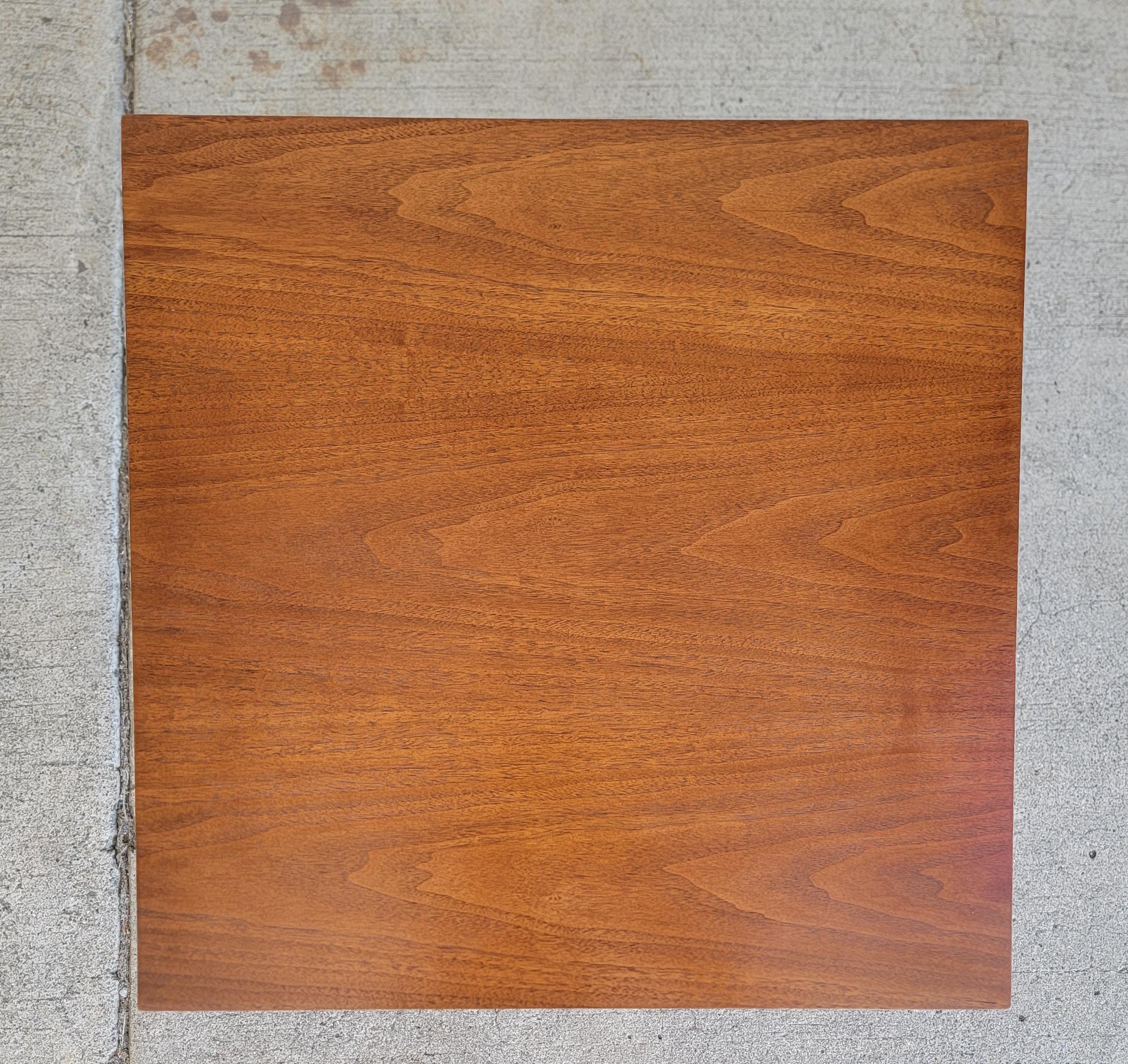 Paul McCobb para Mesa auxiliar Calvin en venta 4