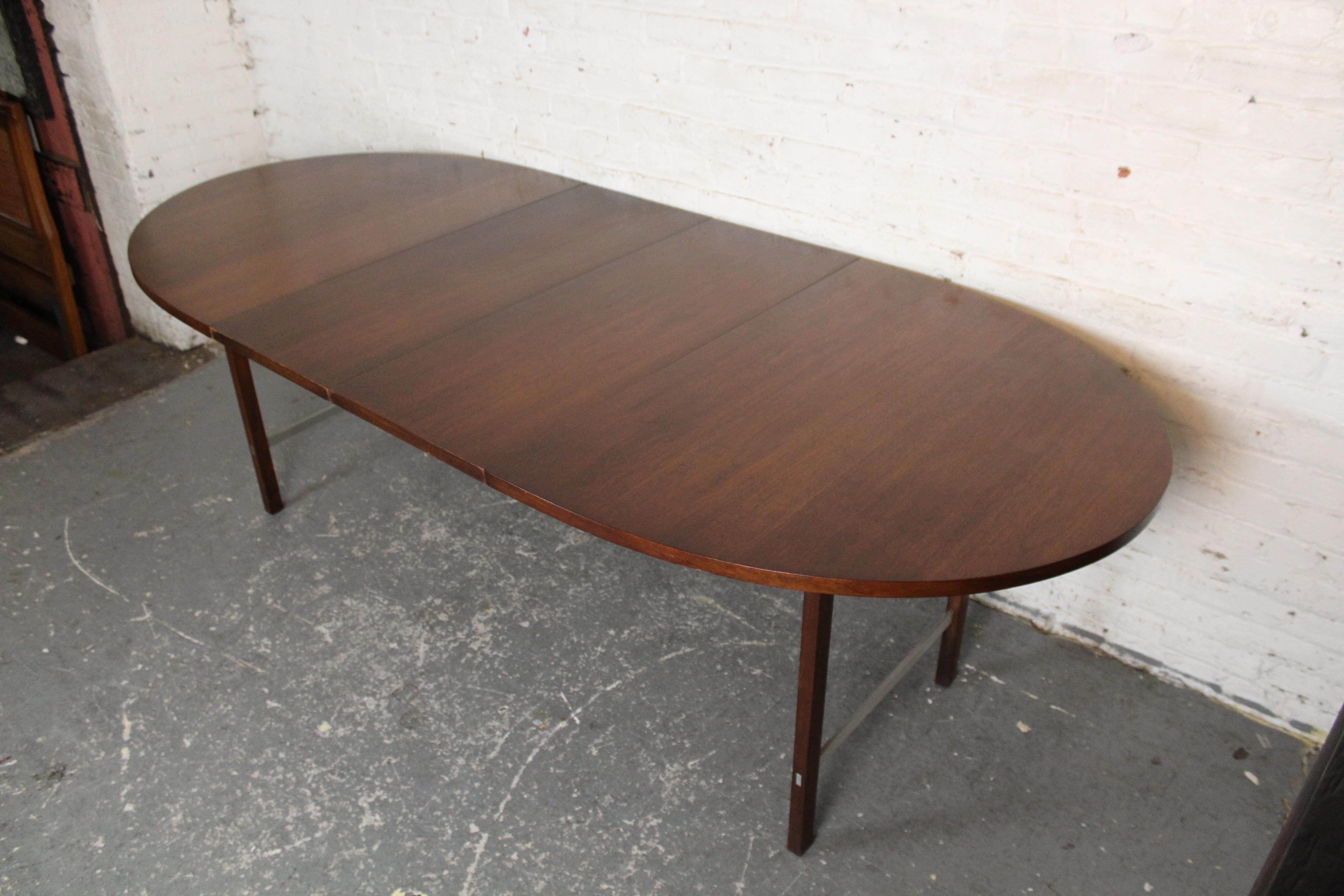 Paul McCobb for Calvin Extendable Walnut Dining Table For Sale 5
