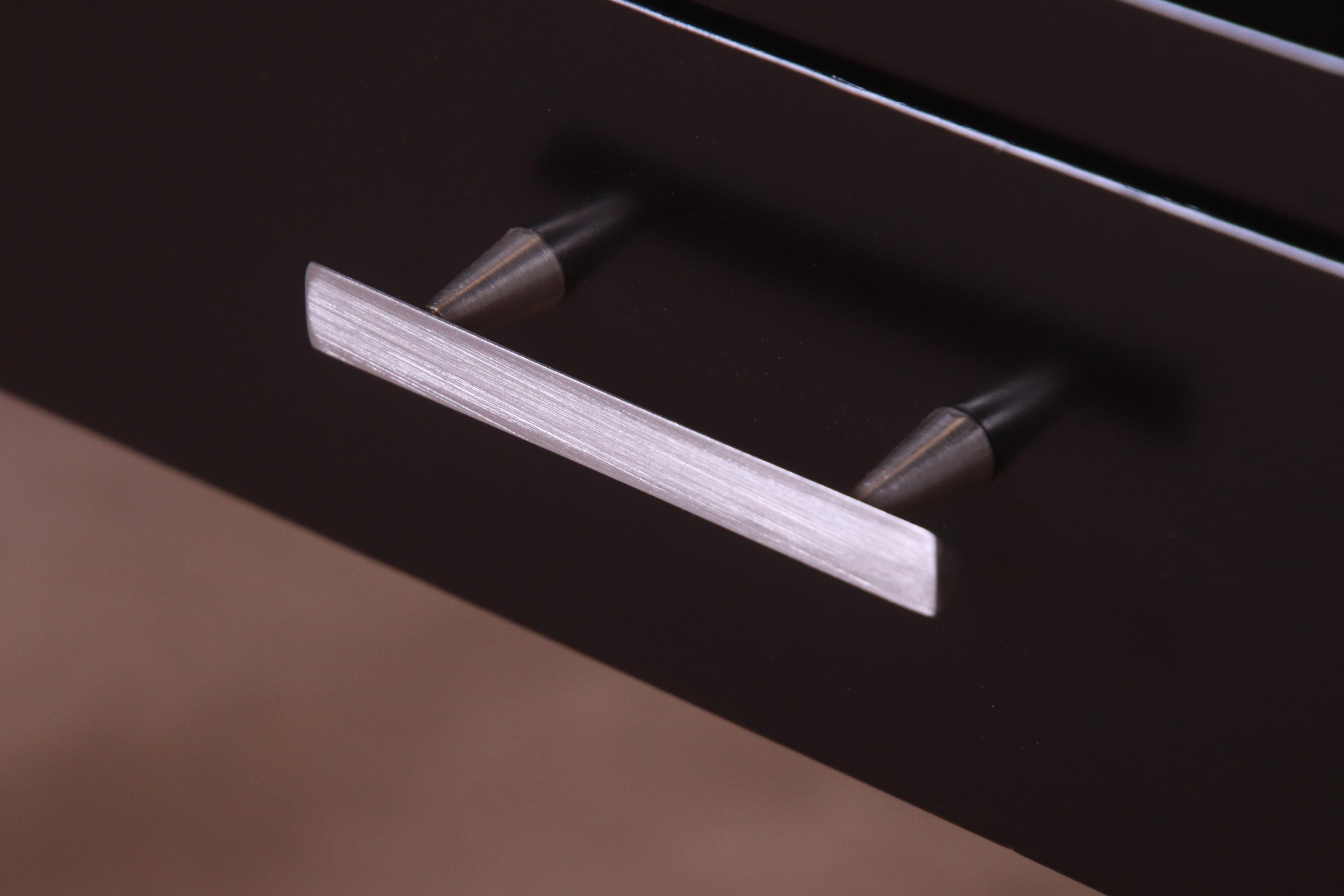 Paul McCobb para Calvin Furniture Mesillas de noche lacadas en negro, recién acabadas en venta 5