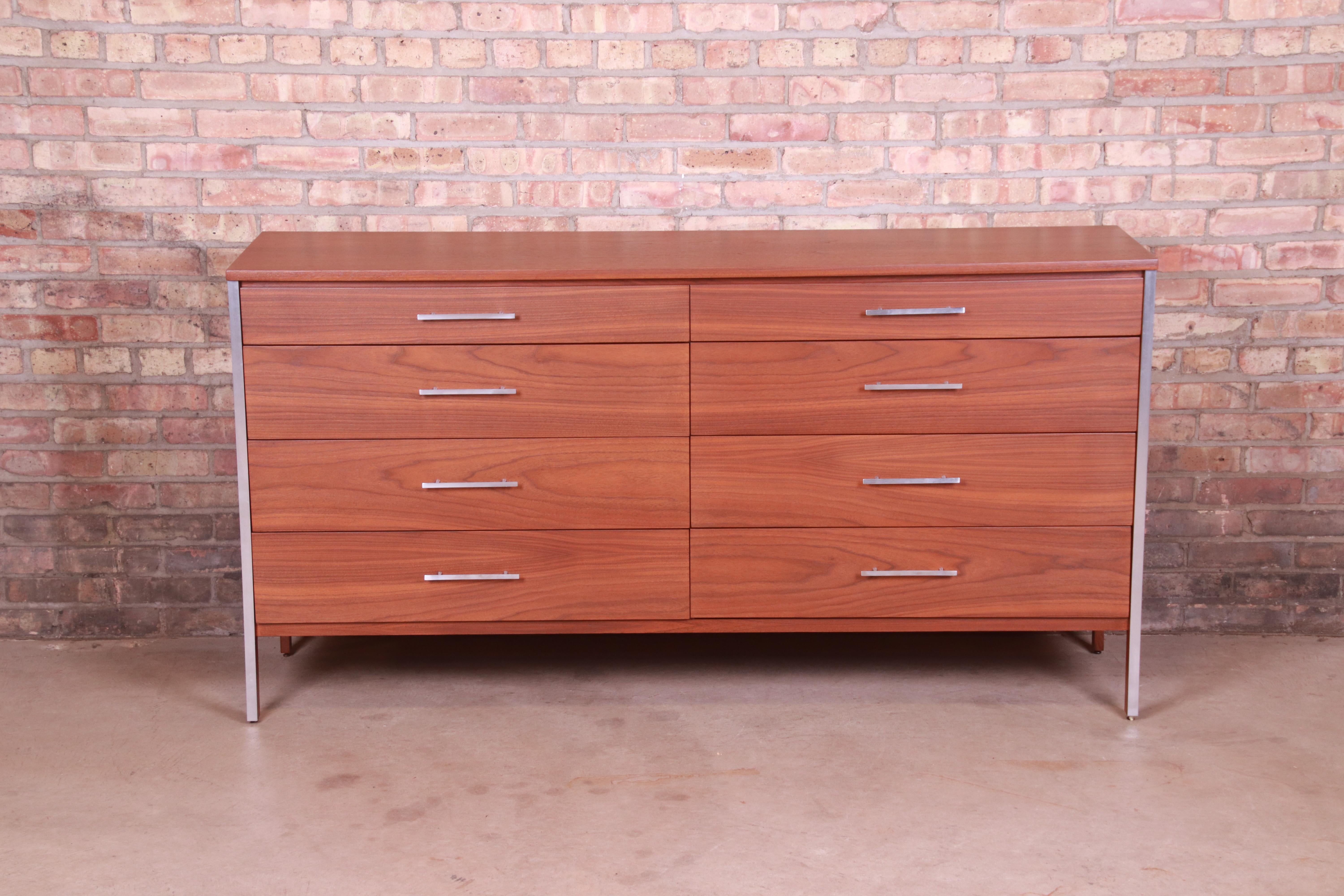 An exceptional mid-century modern eight-drawer long dresser or credenza

By Paul McCobb for Calvin Furniture, 