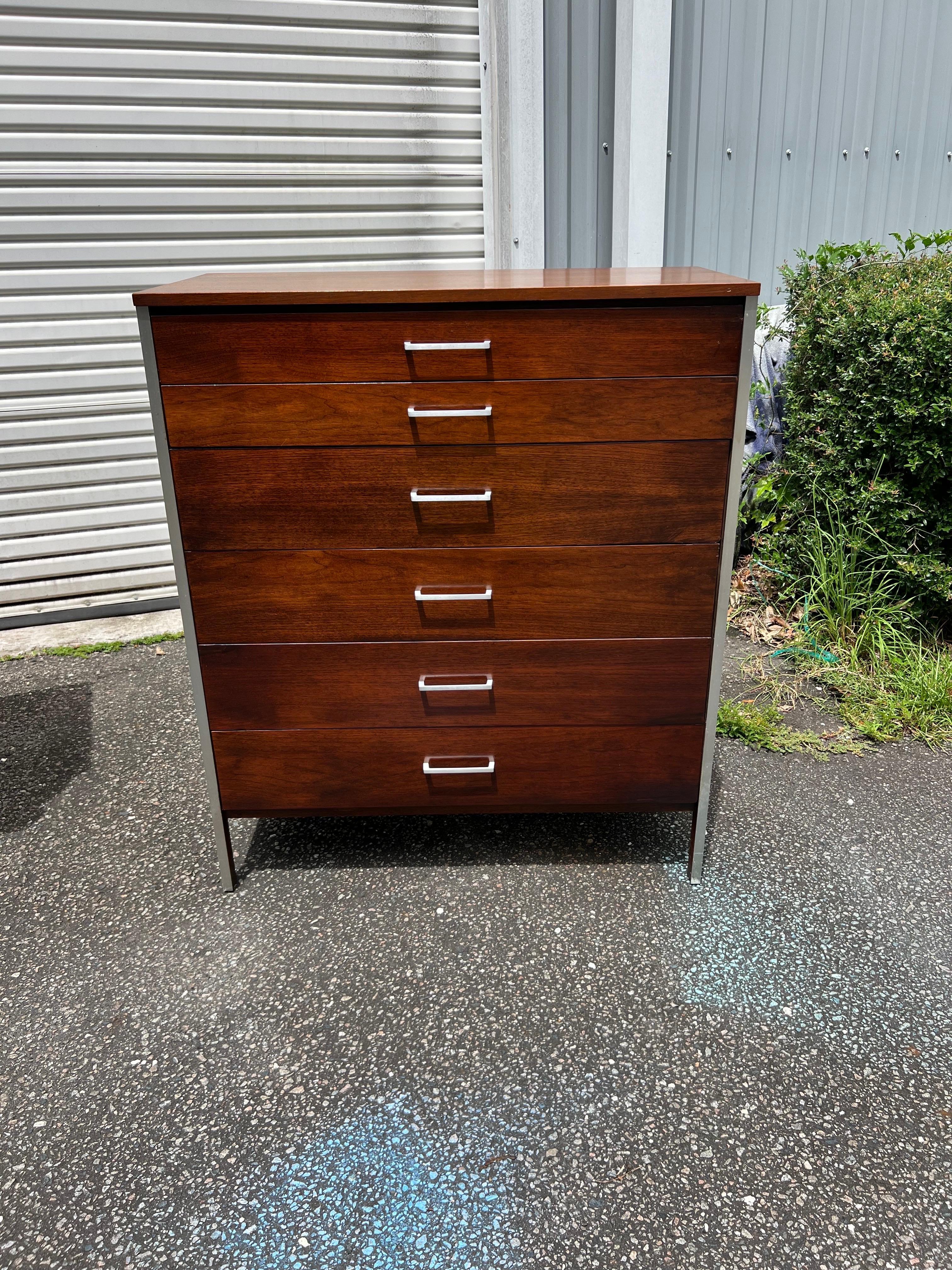 Mid-Century moderno Paul McCobb per Calvin Highboy Dresser in vendita