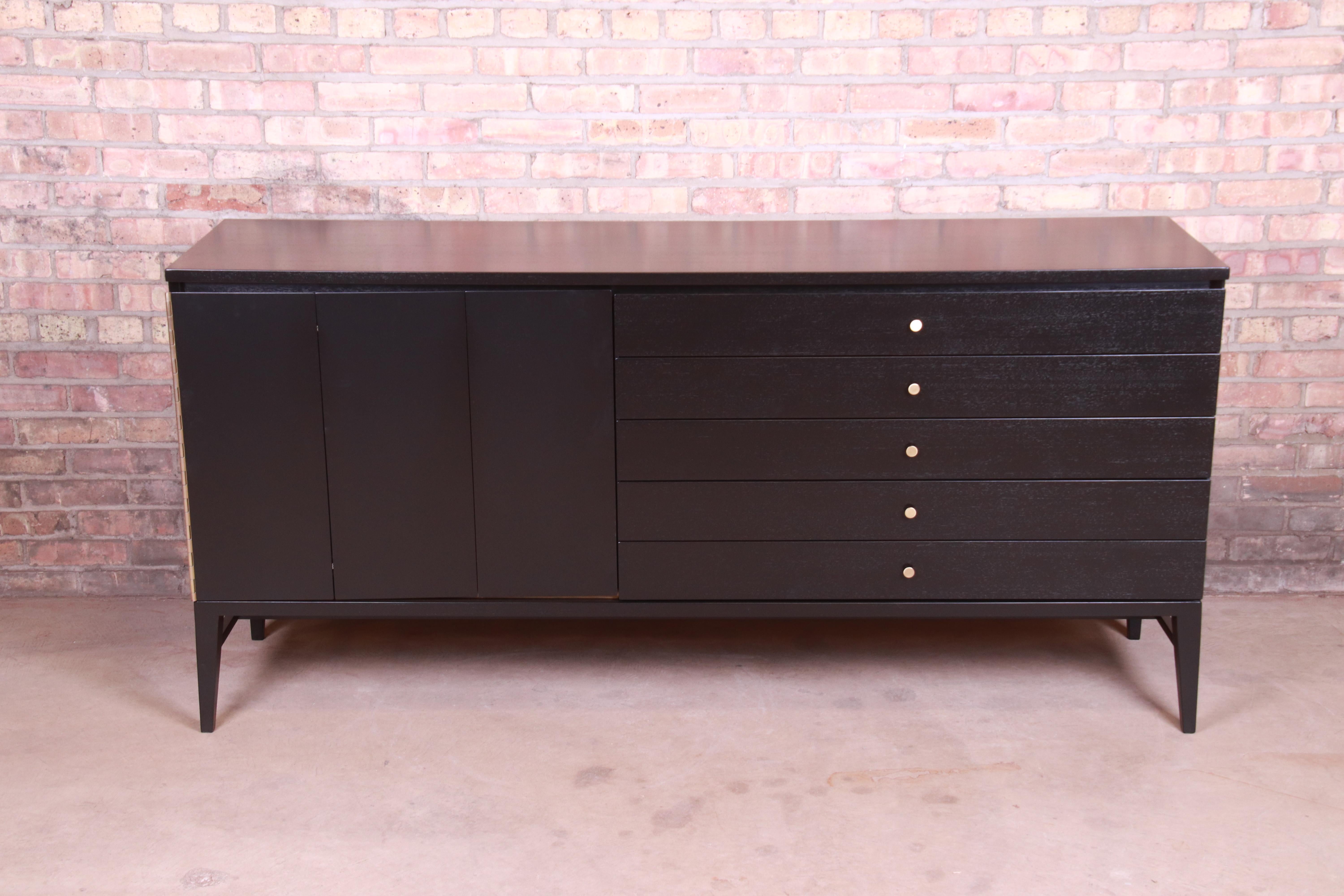 An exceptional Mid-Century Modern sideboard, credenza, or bar cabinet

By Paul McCobb for Calvin Furniture 