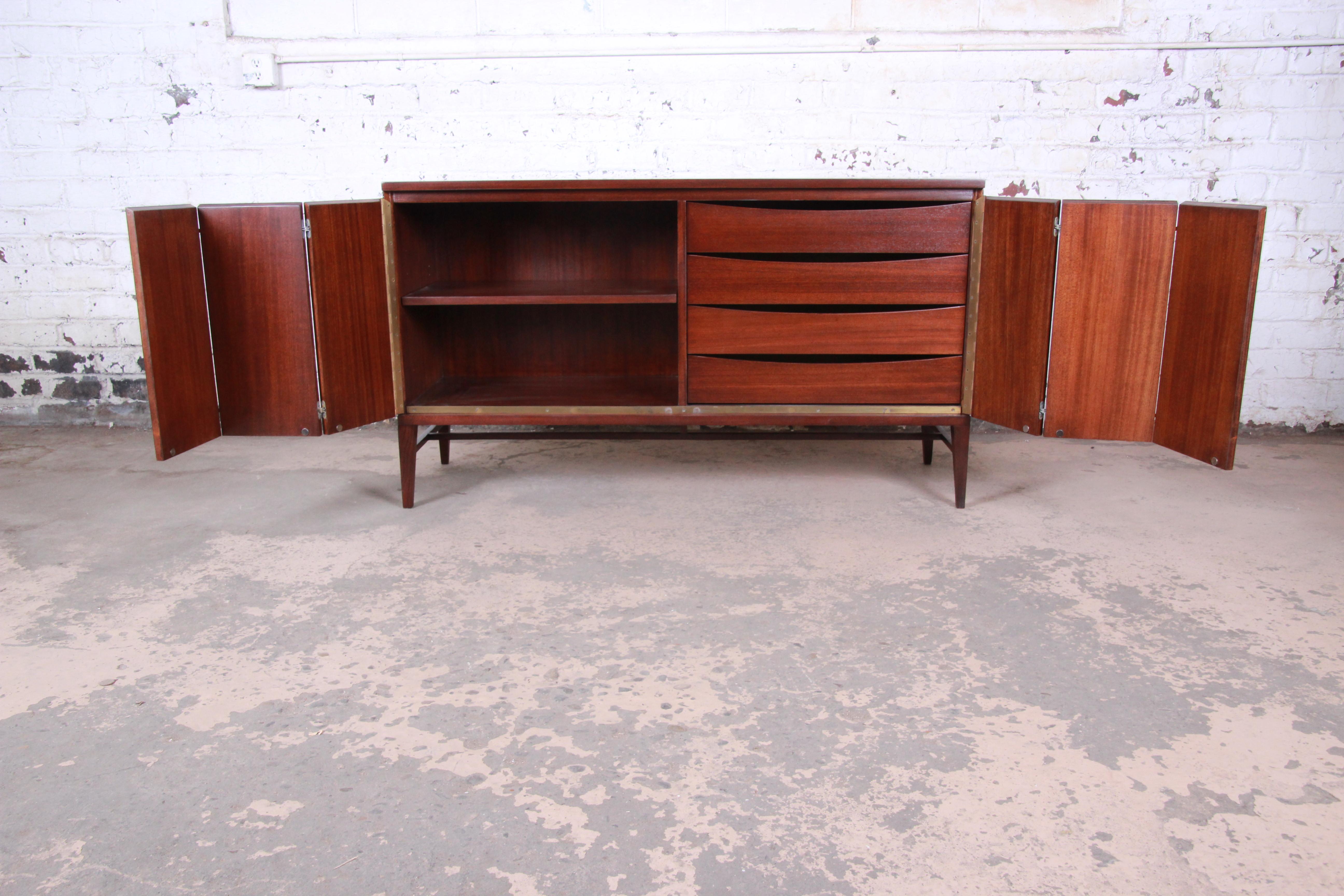 Paul McCobb for Calvin Irwin Collection Mahogany Sideboard Credenza, Restored 1