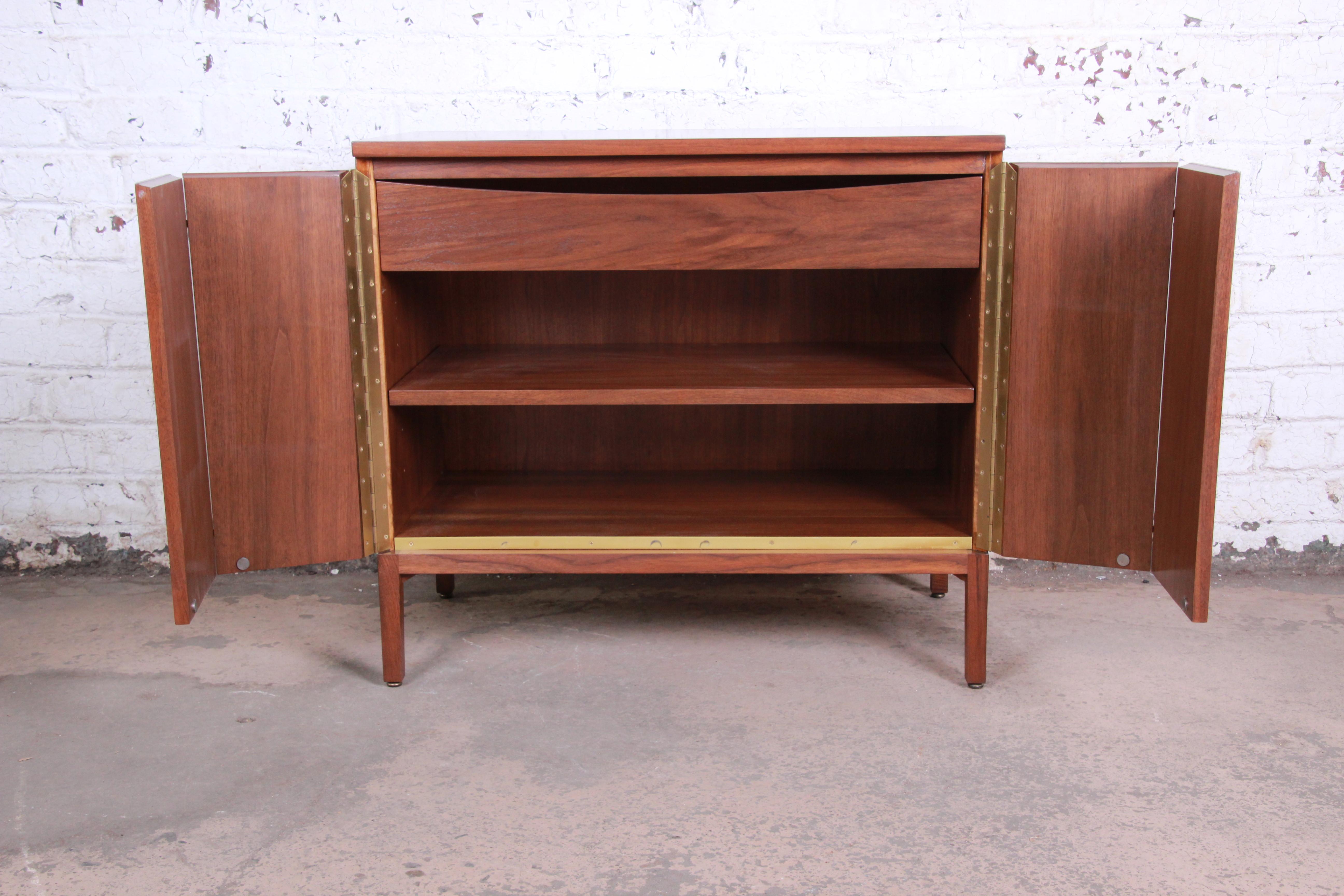 Paul McCobb for Calvin Irwin Collection Mahogany Sideboard or Bar Cabinet In Good Condition In South Bend, IN