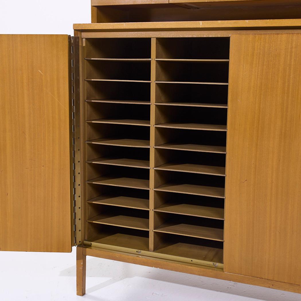 Paul McCobb for Calvin Irwin Collection MCM Walnut Gentleman's Chest Dresser For Sale 4