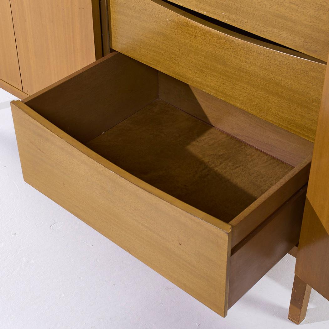 Paul McCobb for Calvin Irwin Collection MCM Walnut Gentleman's Chest Dresser For Sale 5