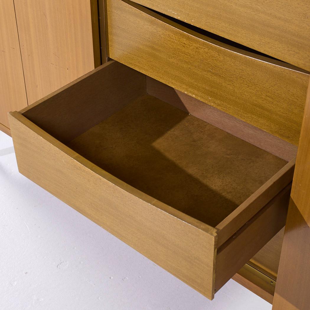 Paul McCobb for Calvin Irwin Collection MCM Walnut Gentleman's Chest Dresser For Sale 6