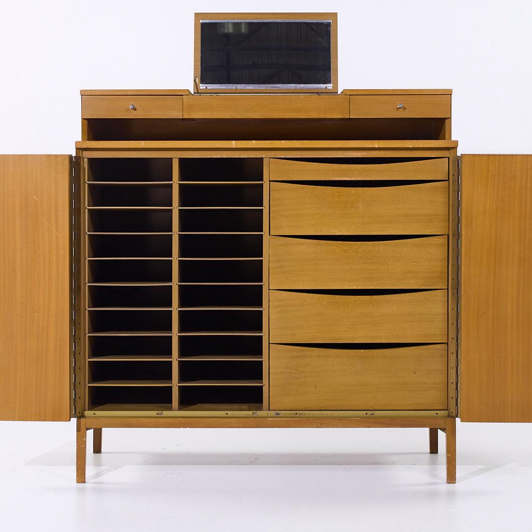 Late 20th Century Paul McCobb for Calvin Irwin Collection MCM Walnut Gentleman's Chest Dresser For Sale