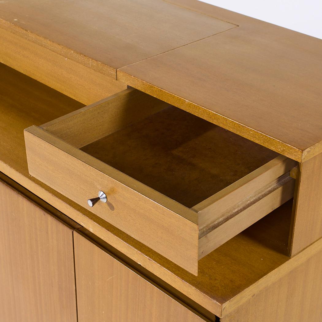 Paul McCobb for Calvin Irwin Collection MCM Walnut Gentleman's Chest Dresser For Sale 3