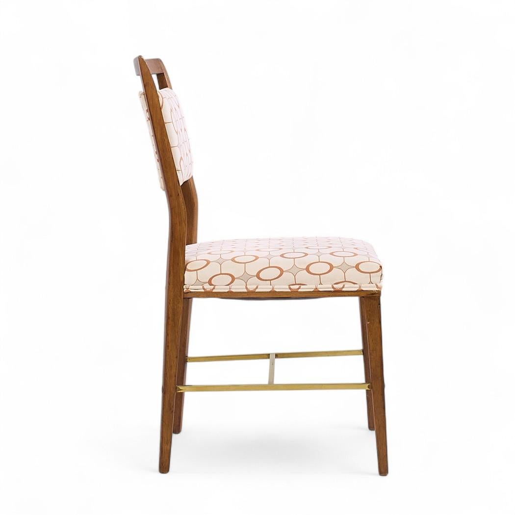 Américain Paul McCobb pour la Collection IRWIN Chaises de salle à manger en noyer et laiton - Lot de 8 en vente
