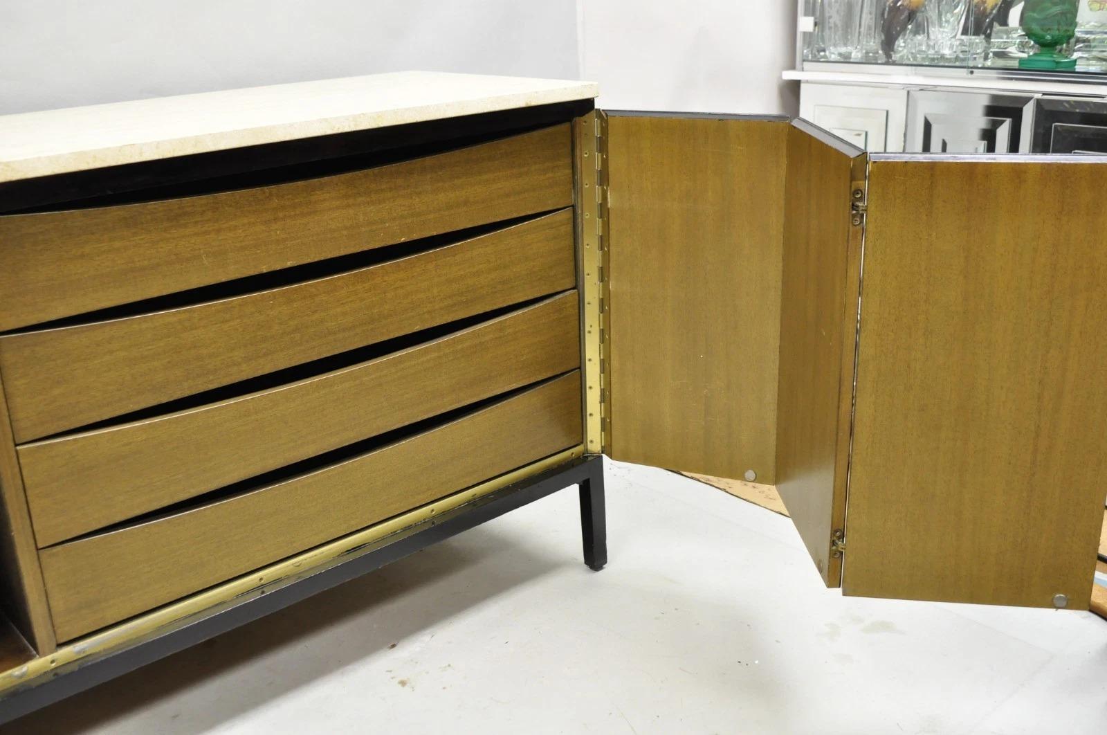 Paul McCobb per Calvin Irwin Credenza con piano in travertino e mogano nero in vendita 5