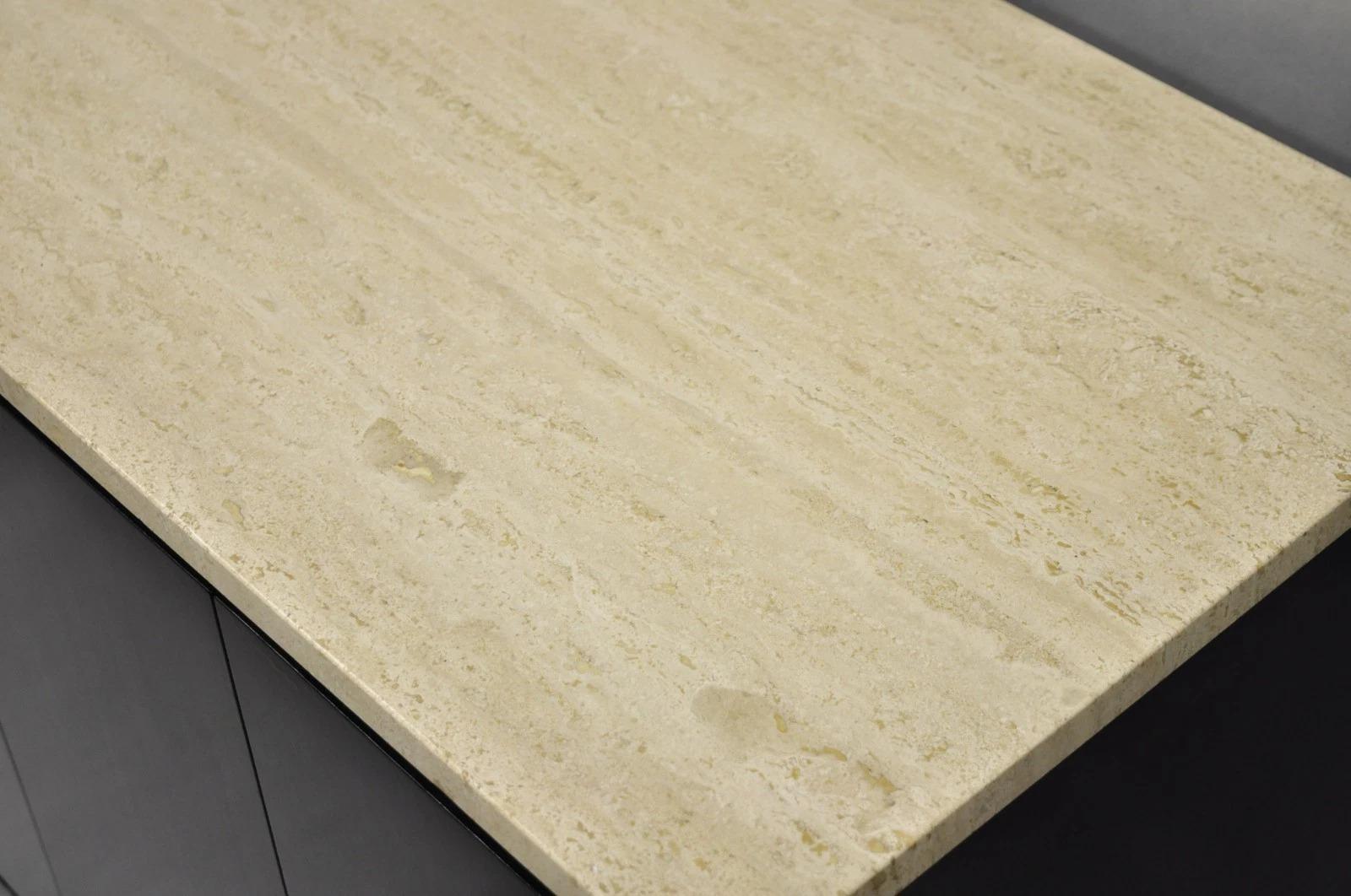 Paul McCobb per Calvin Irwin Credenza con piano in travertino e mogano nero In condizioni buone in vendita a Philadelphia, PA