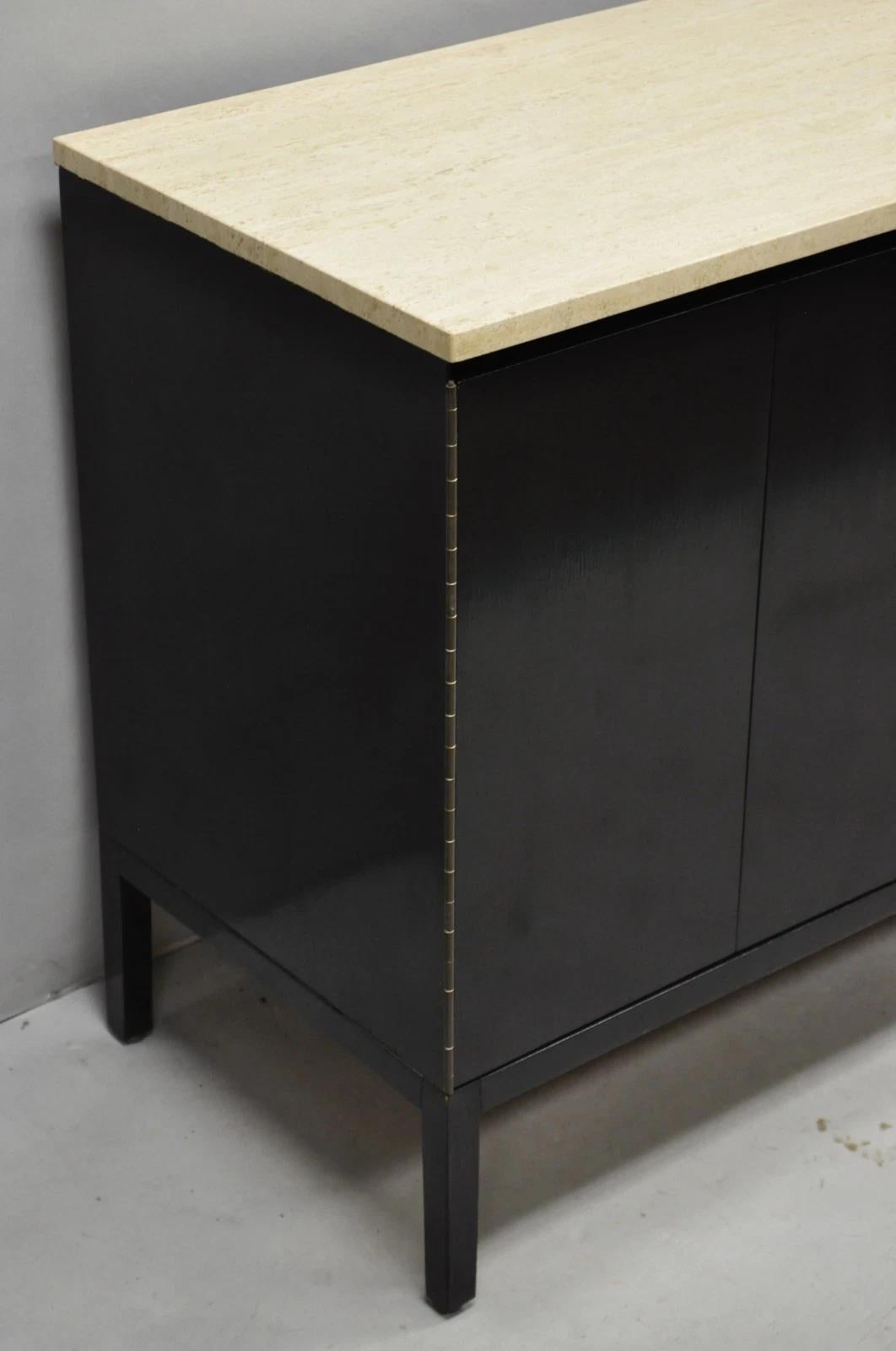 Paul McCobb per Calvin Irwin Credenza con piano in travertino e mogano nero in vendita 1