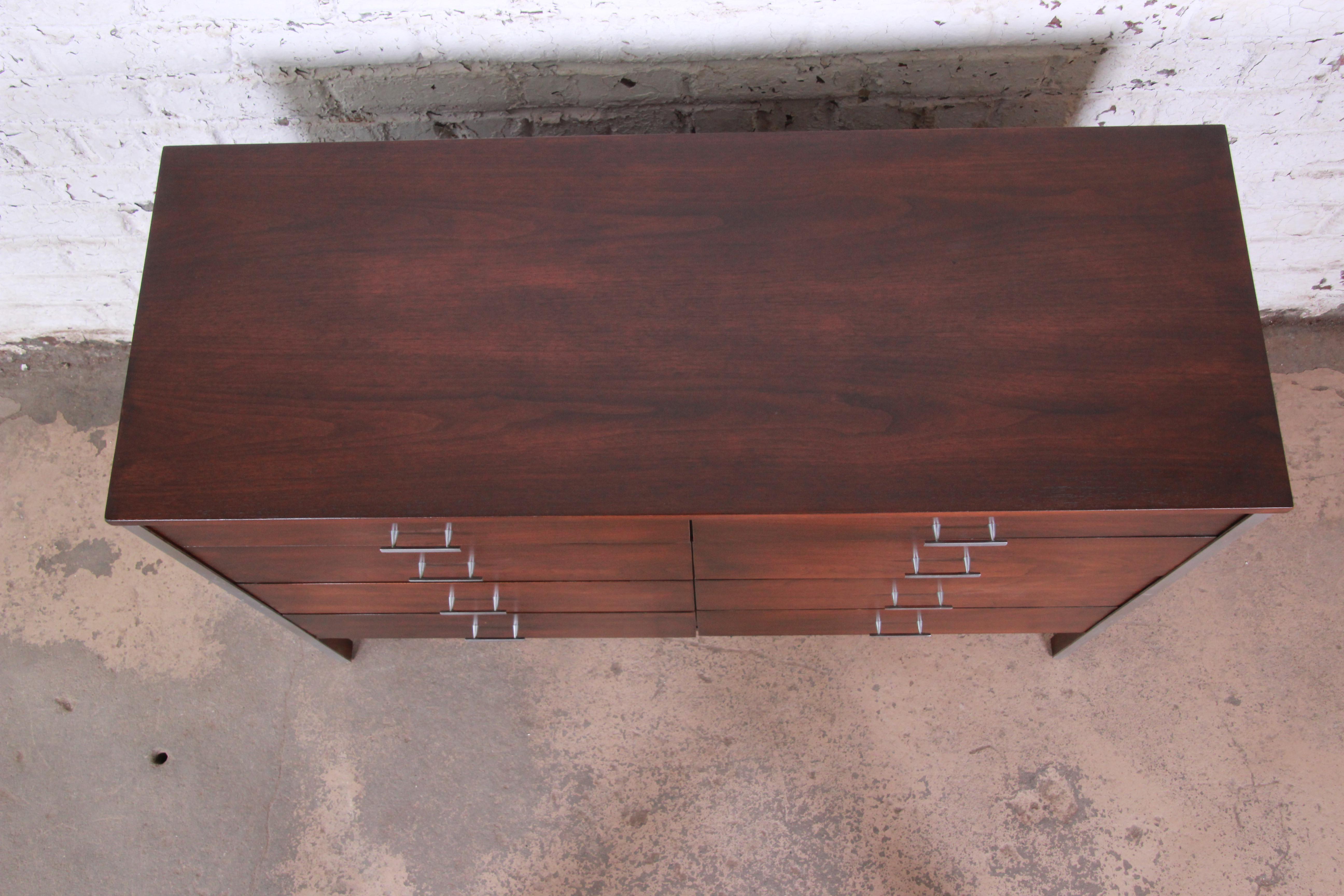 Paul McCobb for Calvin Linear Group Long Dresser or Credenza, Newly Refinished In Good Condition In South Bend, IN