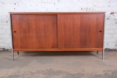 Paul McCobb pour Calvin Linear Group Buffet ou crédence en noyer