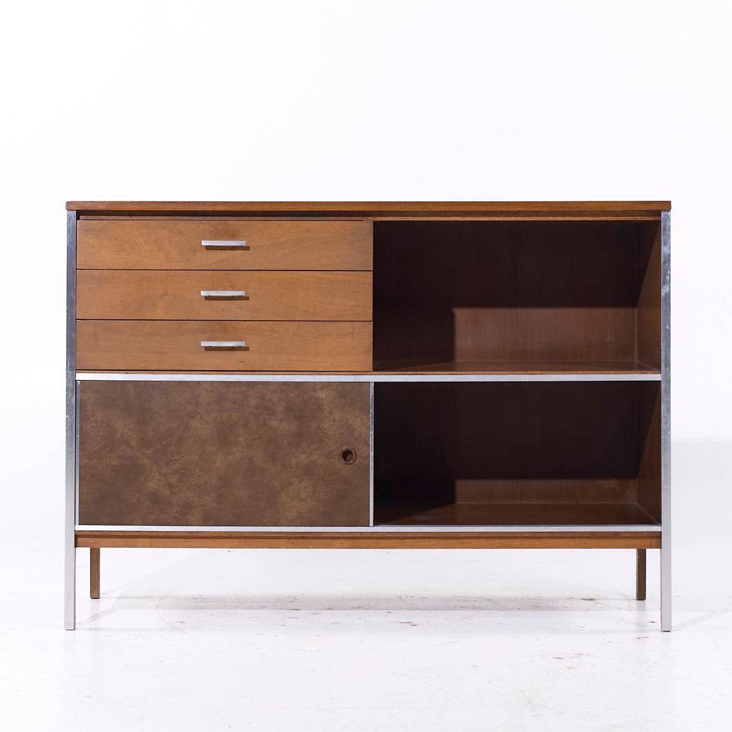 Paul McCobb for Calvin Linear Mid Century Walnut Credenza For Sale 2