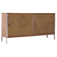 Paul McCobb per Calvin Linear Credenza in legno di noce del Medioevo
