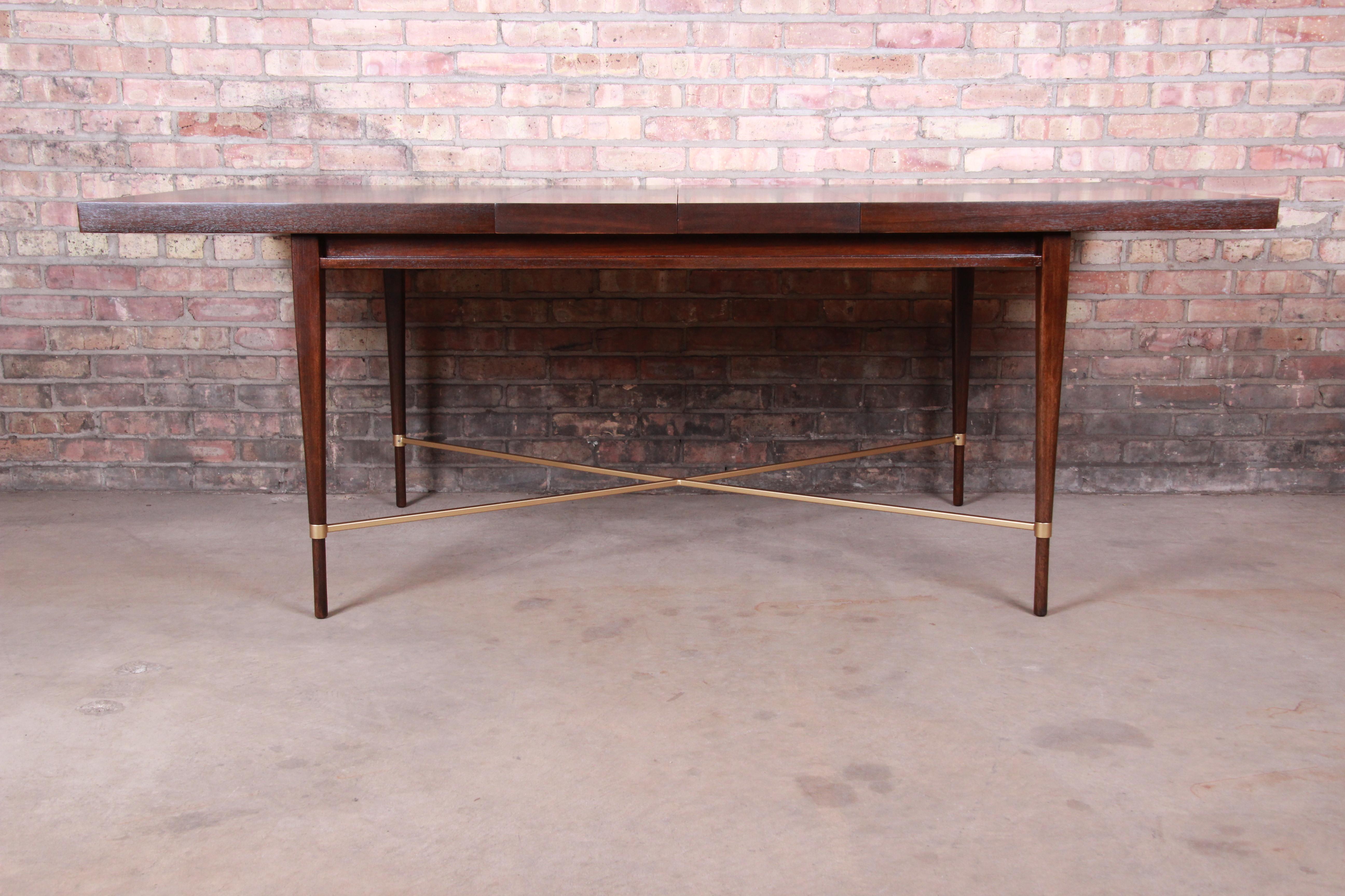 An exceptional Mid-Century Modern extension dining table

By Paul McCobb for Calvin Furniture 