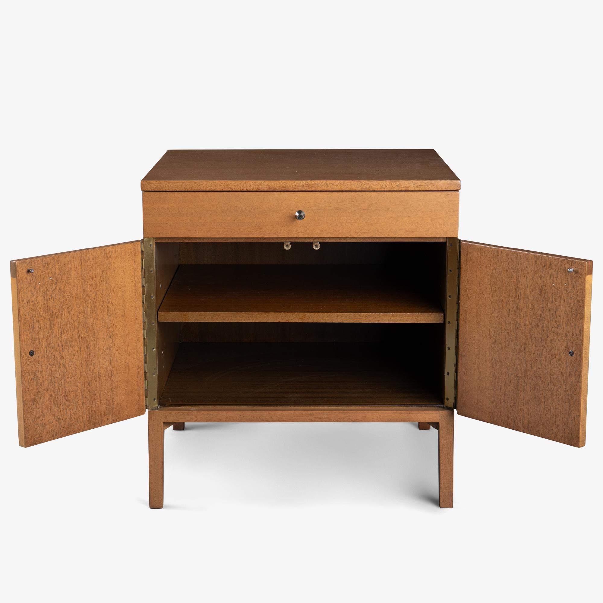 Paul McCobb for Calvin Mahogany Nightstand End Tables, Pair For Sale 3