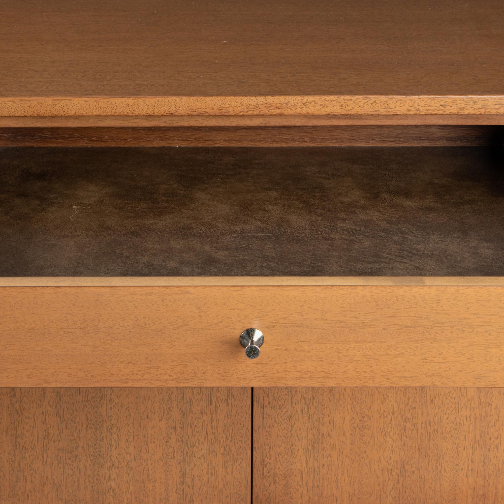 Paul McCobb for Calvin Mahogany Nightstand End Tables, Pair For Sale 5