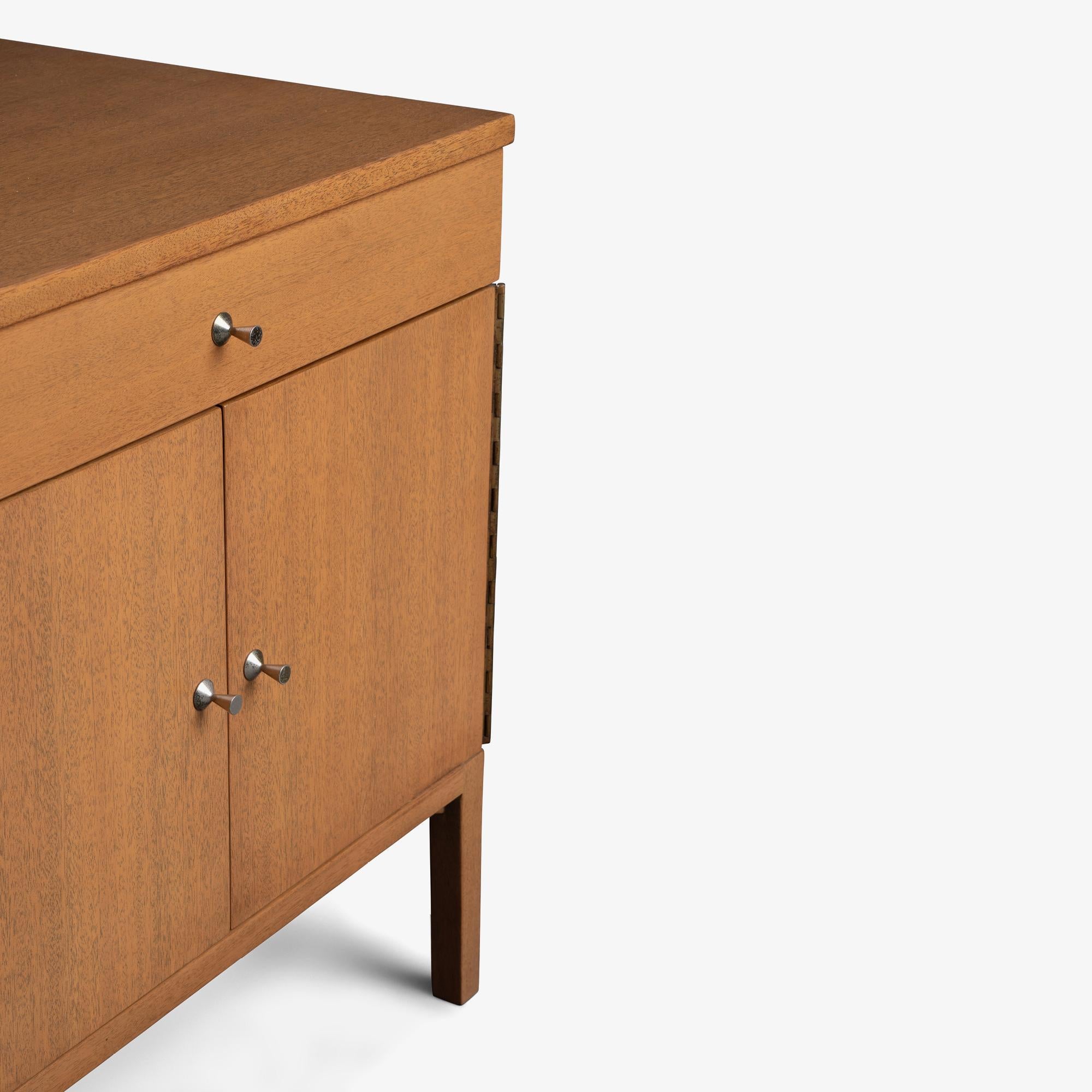 Paul McCobb for Calvin Mahogany Nightstand End Tables, Pair For Sale 2