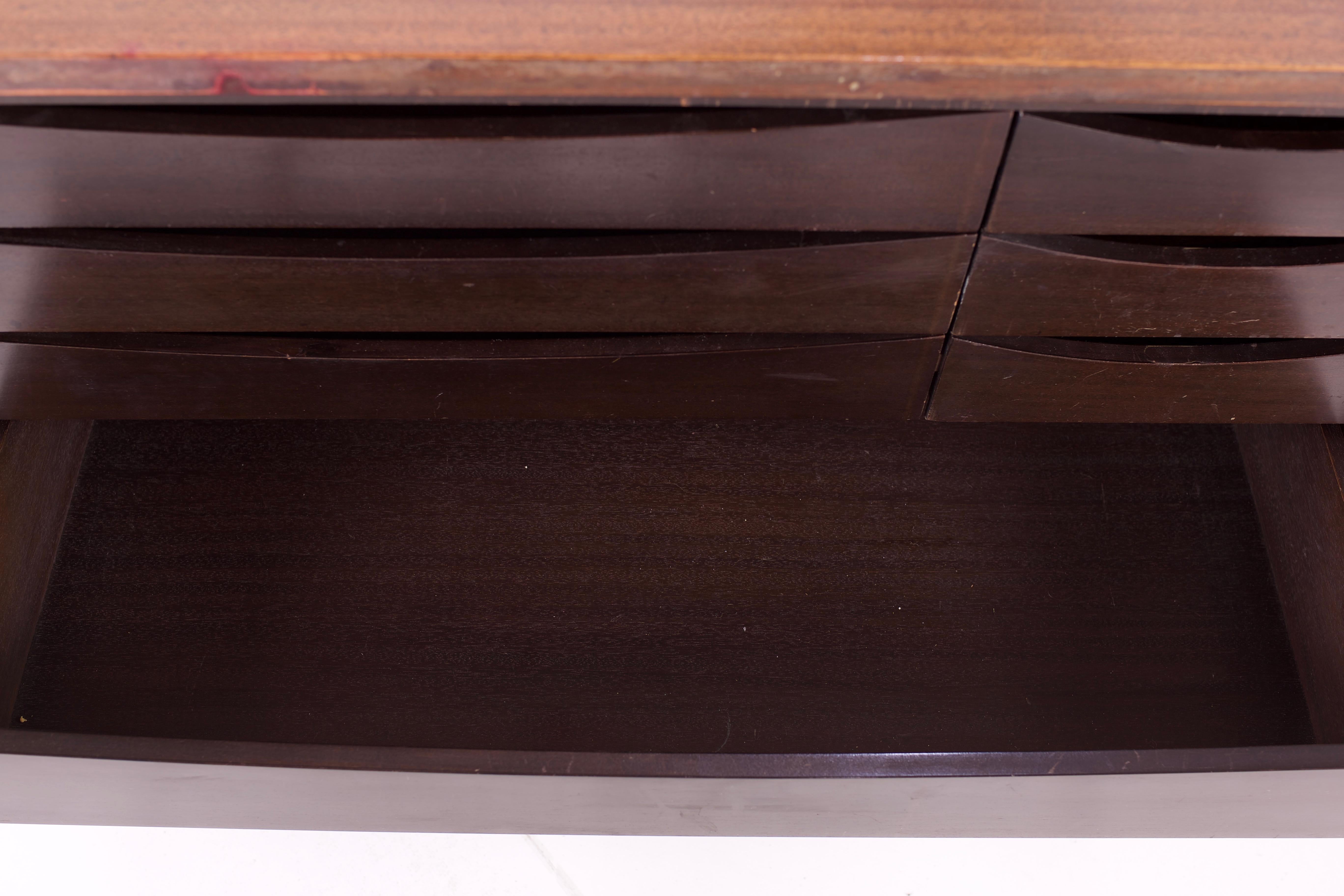 Paul McCobb for Calvin Mid Century 16-Drawer Mahogany and Brass Sideboard Buffet For Sale 2