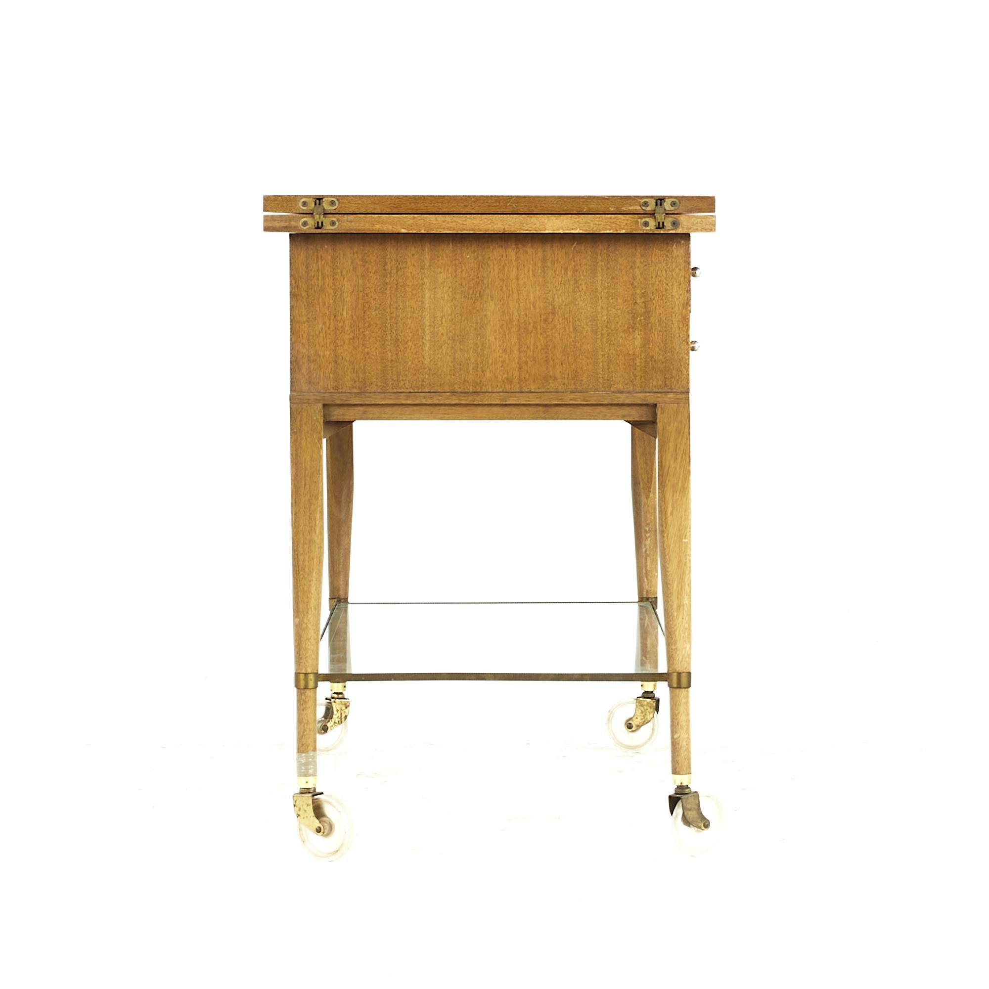Paul McCobb for Calvin Midcentury Brass and Mahogany Serving Bar Cart In Good Condition For Sale In Countryside, IL