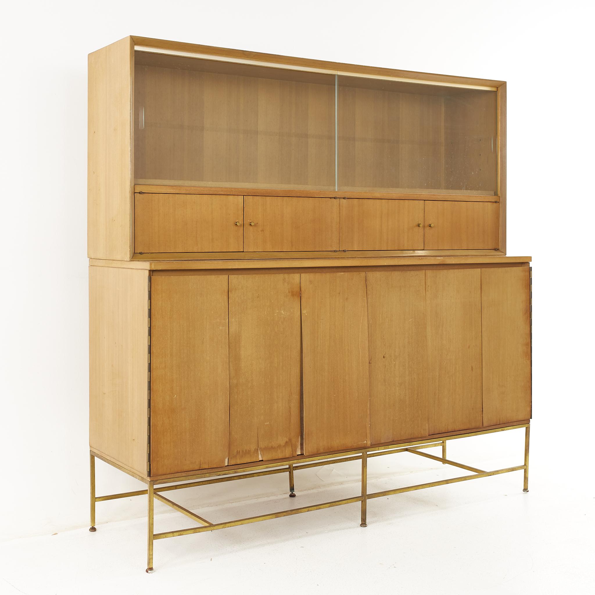 Paul McCobb for Calvin Mid Century Brass Base Credenza with Hutch In Good Condition For Sale In Countryside, IL