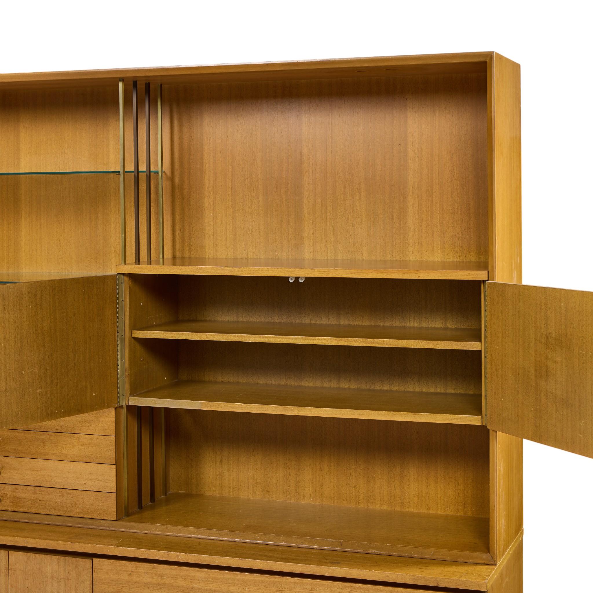 Paul McCobb for Calvin Mid Century Buffet and Hutch For Sale 5