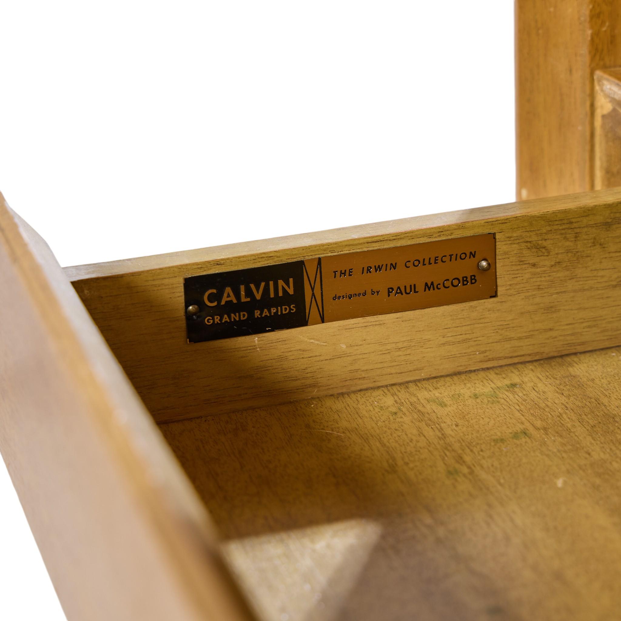 Paul McCobb for Calvin Mid Century Buffet and Hutch For Sale 10