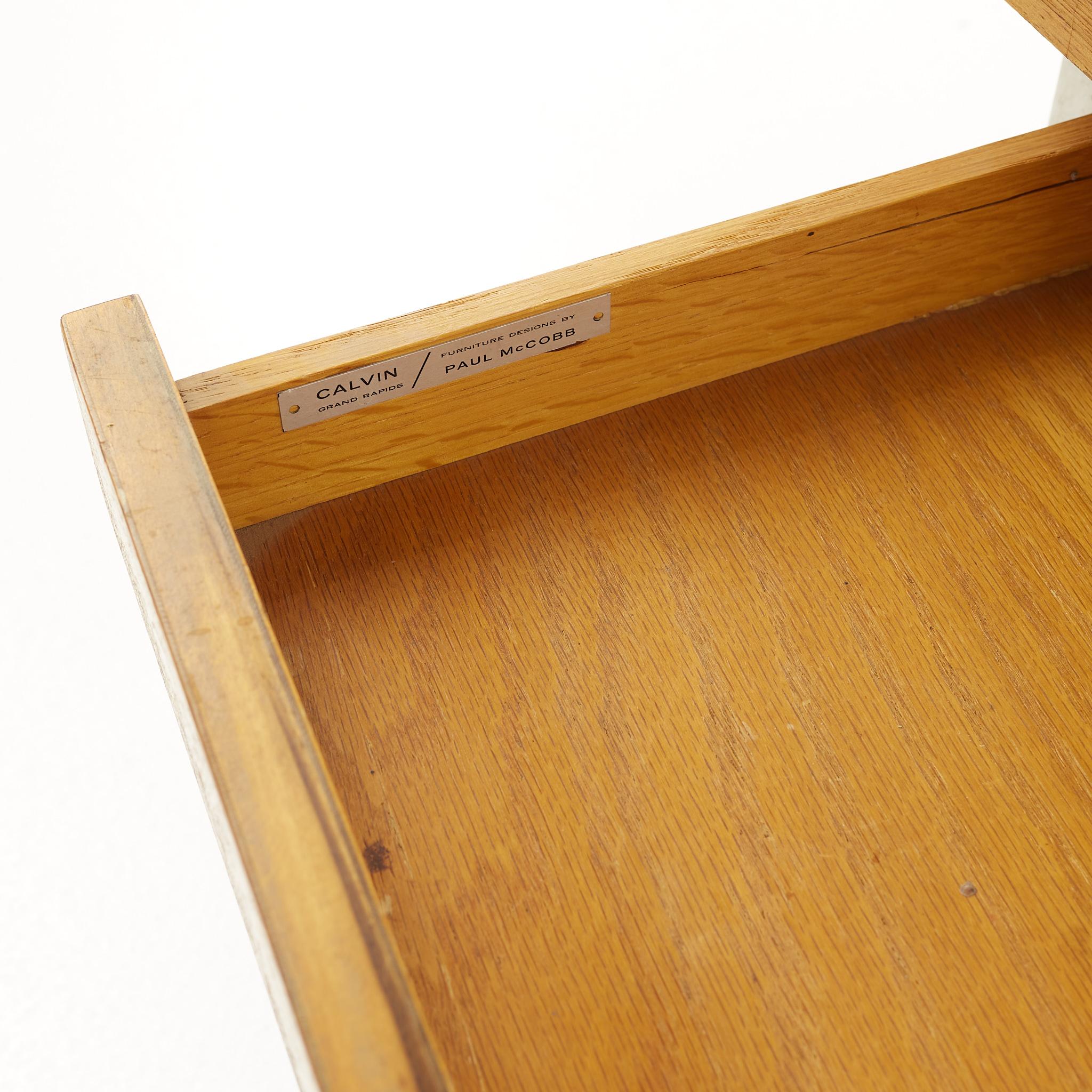 Paul Mccobb pour Calvin - Grande table basse en noyer du milieu du siècle dernier en vente 3