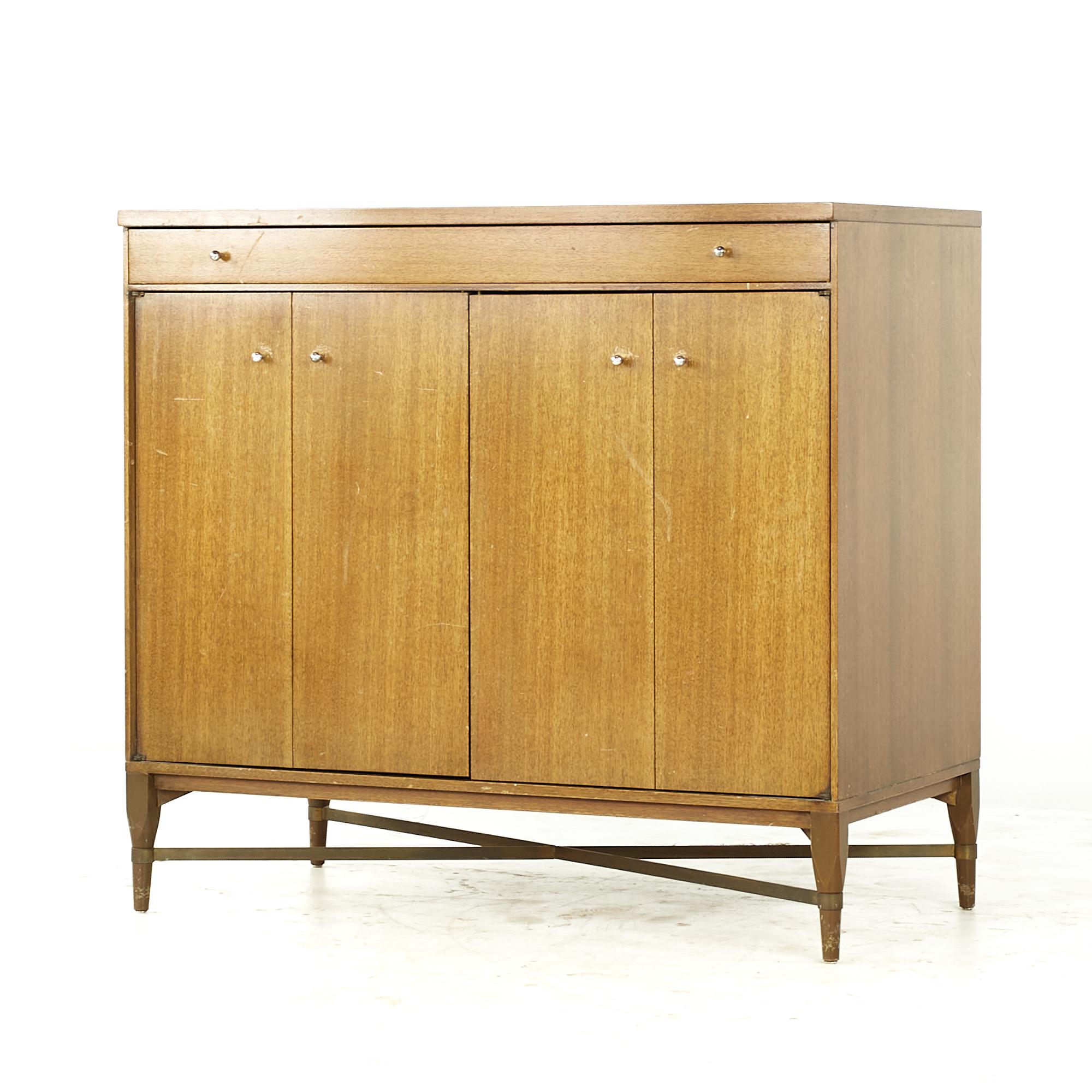 Mid-Century Modern Paul McCobb for Calvin Midcentury Mahogany and Brass Bar Credenza Cabinet For Sale