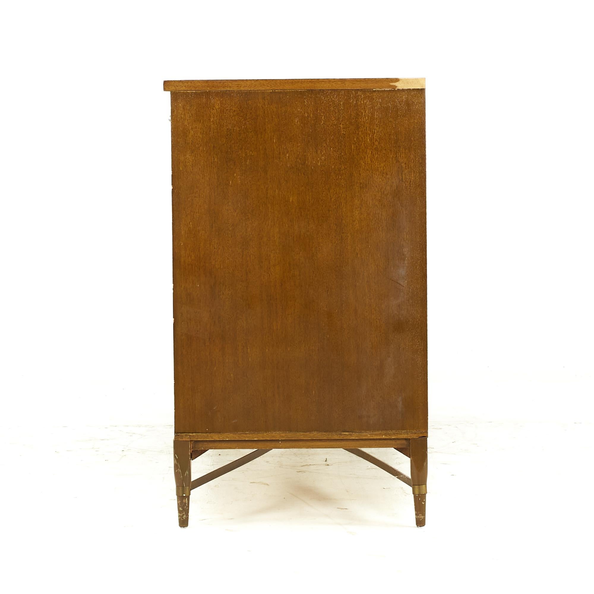 Paul McCobb for Calvin Midcentury Mahogany and Brass Credenza In Good Condition For Sale In Countryside, IL