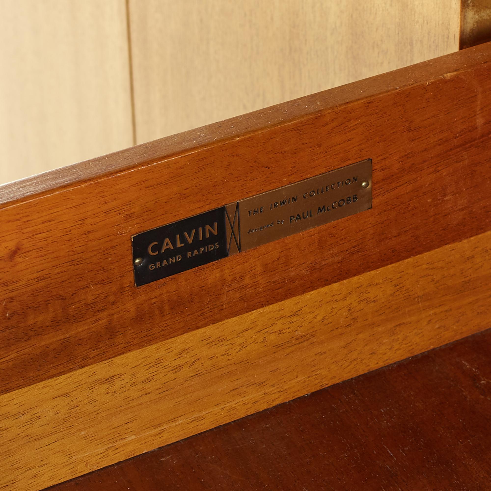 Paul McCobb for Calvin Midcentury Mahogany and Travertine Top Credenza For Sale 5