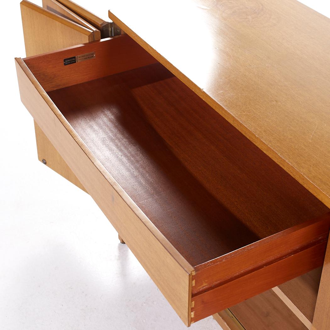 Paul McCobb per Calvin Credenza in mogano del Medioevo in vendita 3