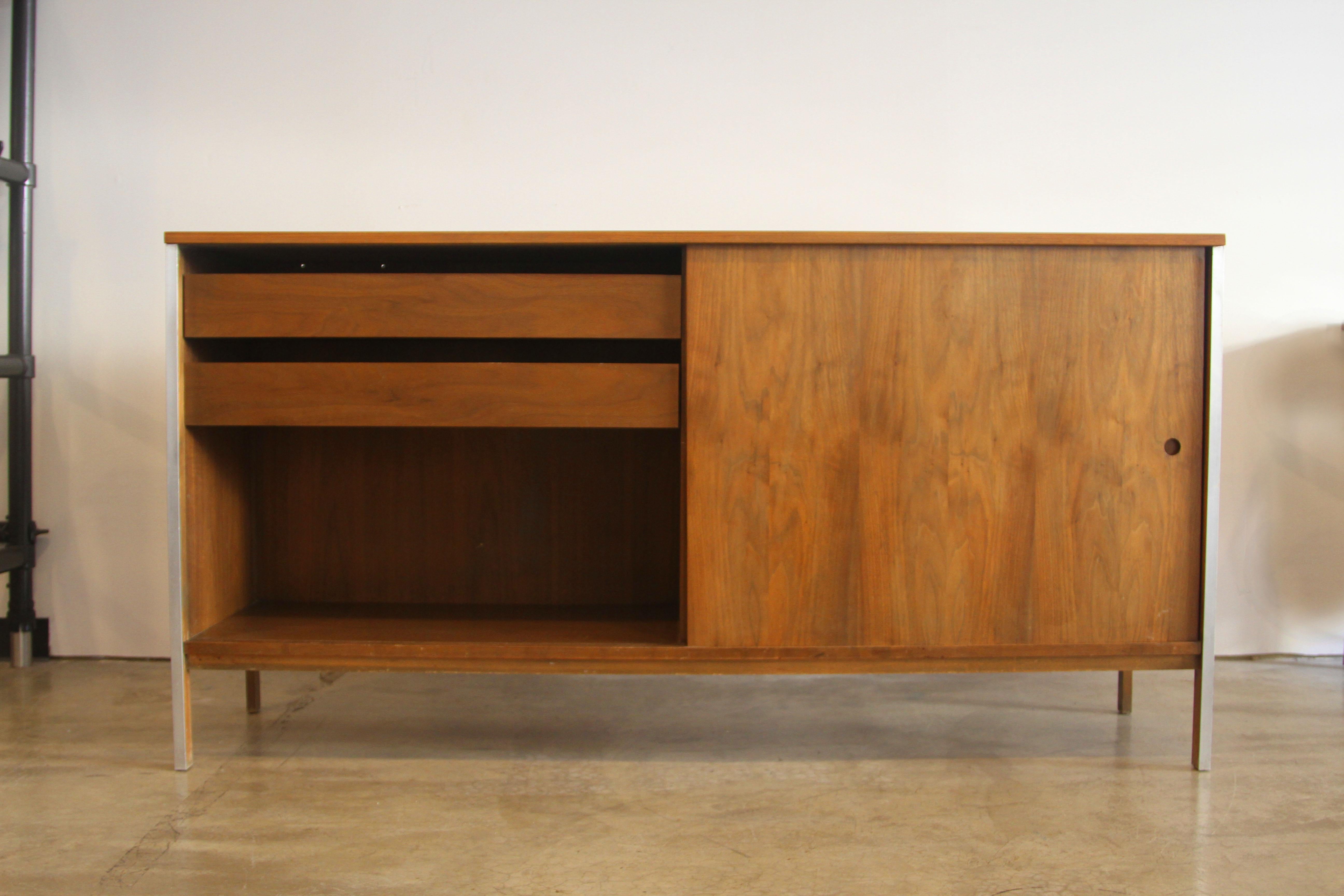 Paul McCobb for Calvin Mid-Century Modern Walnut Credenza In Good Condition In St. Louis, MO