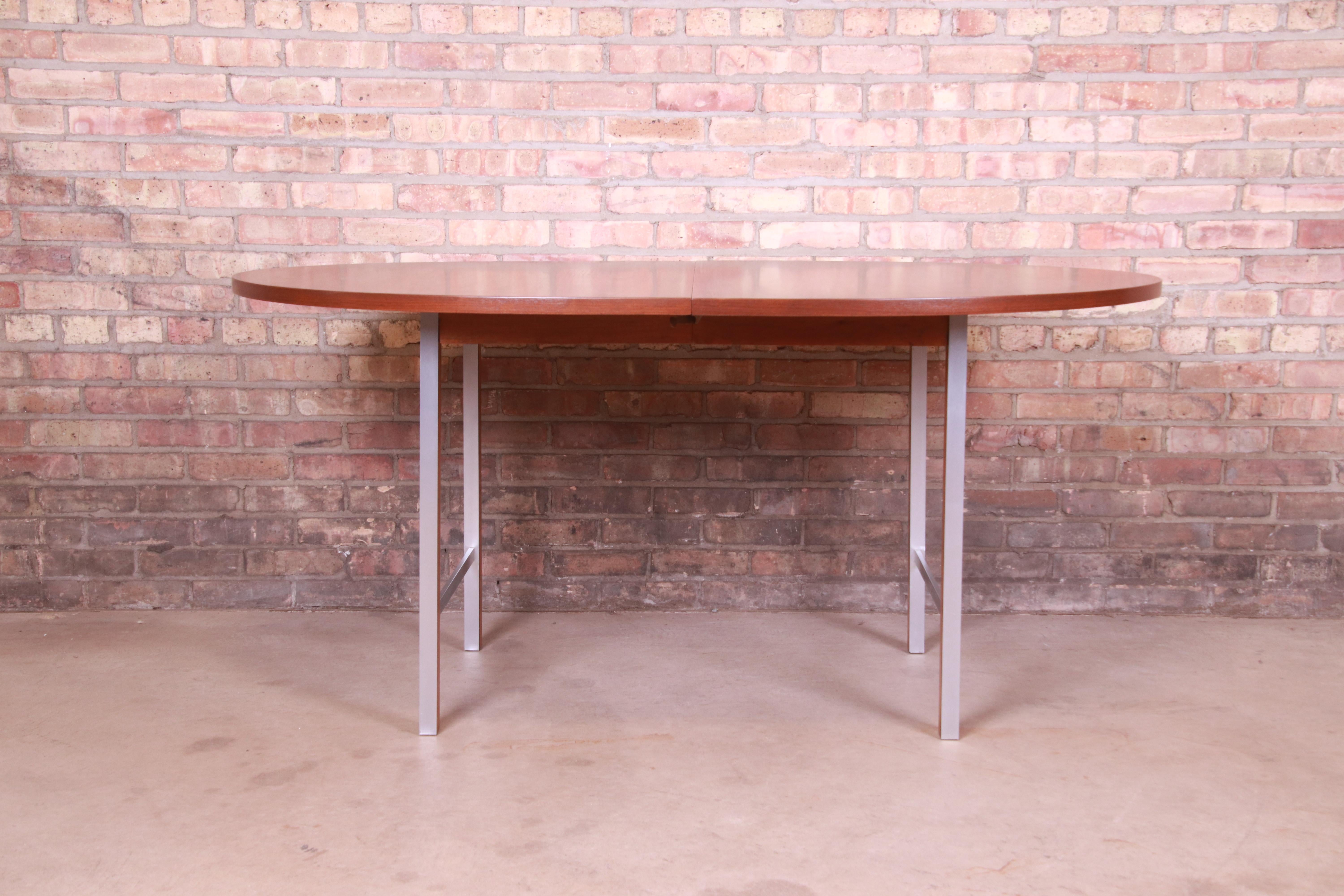 Paul McCobb for Calvin Mid-Century Modern Walnut Dining Table, Newly Refinished 4