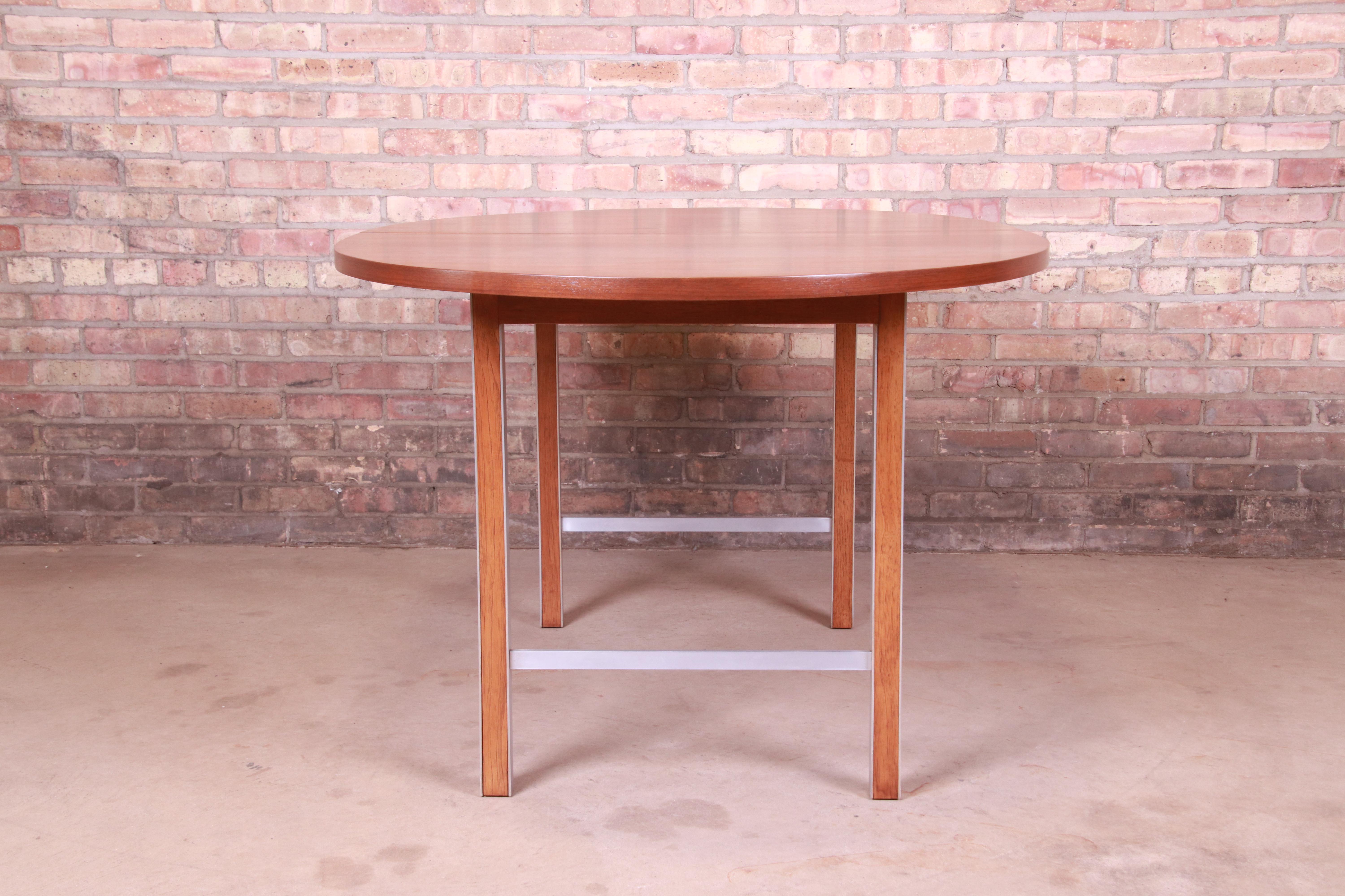 Paul McCobb for Calvin Mid-Century Modern Walnut Dining Table, Newly Refinished 5