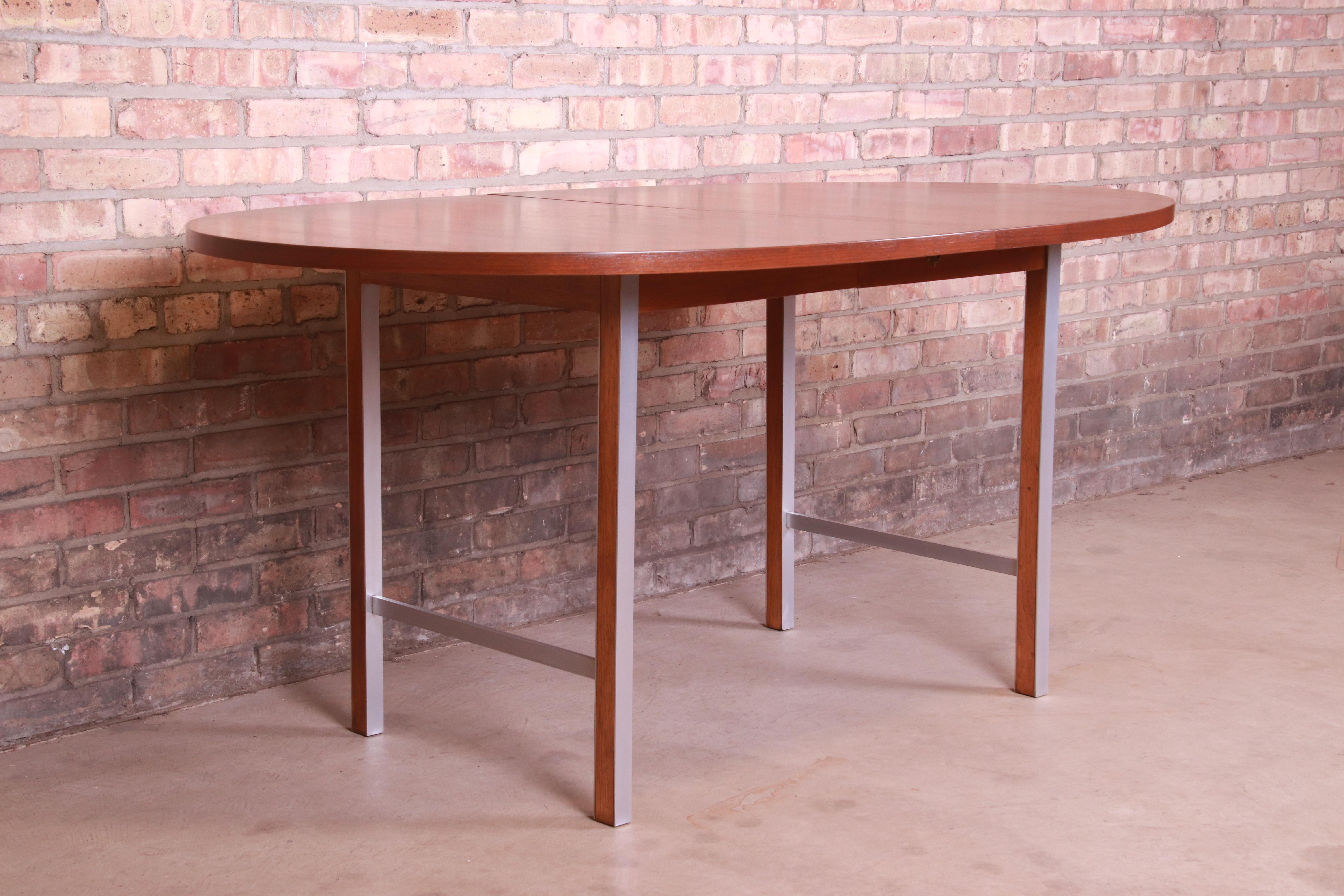 Paul McCobb for Calvin Mid-Century Modern Walnut Dining Table, Newly Refinished 3