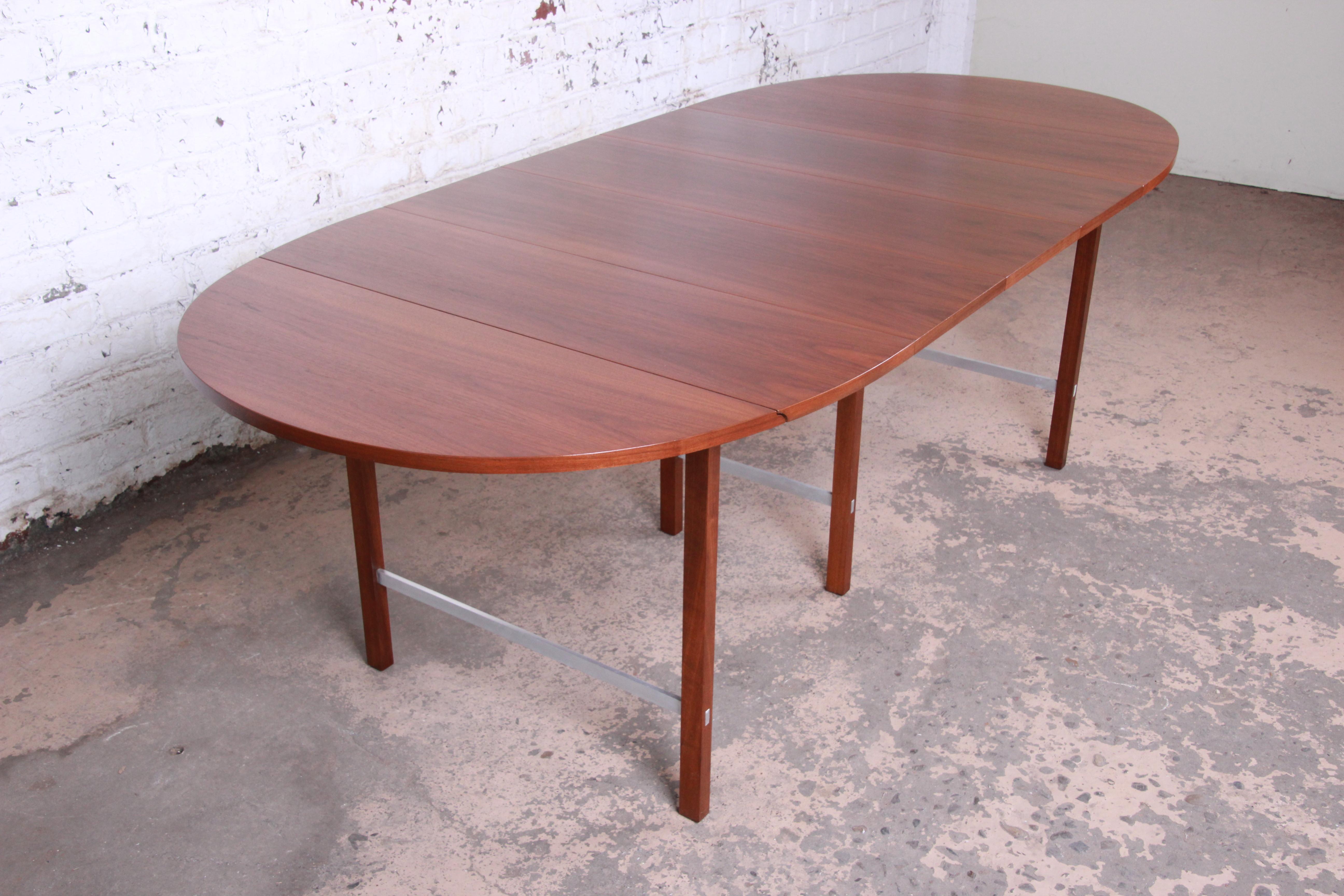 American Paul McCobb for Calvin Mid-Century Modern Walnut Dining Table, Newly Restored For Sale