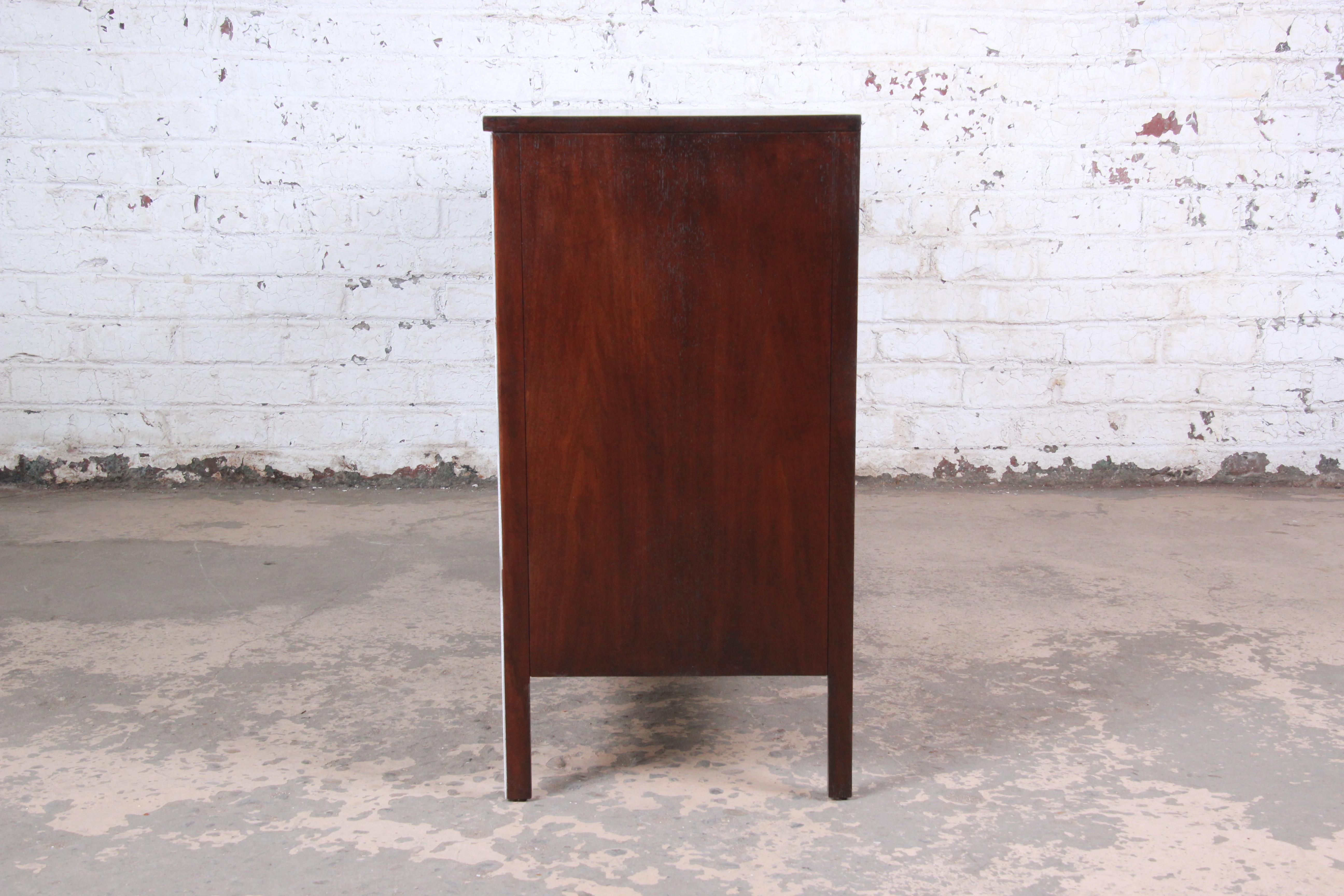 Paul McCobb for Calvin Mid-Century Modern Walnut Dresser or Credenza, Refinished For Sale 6