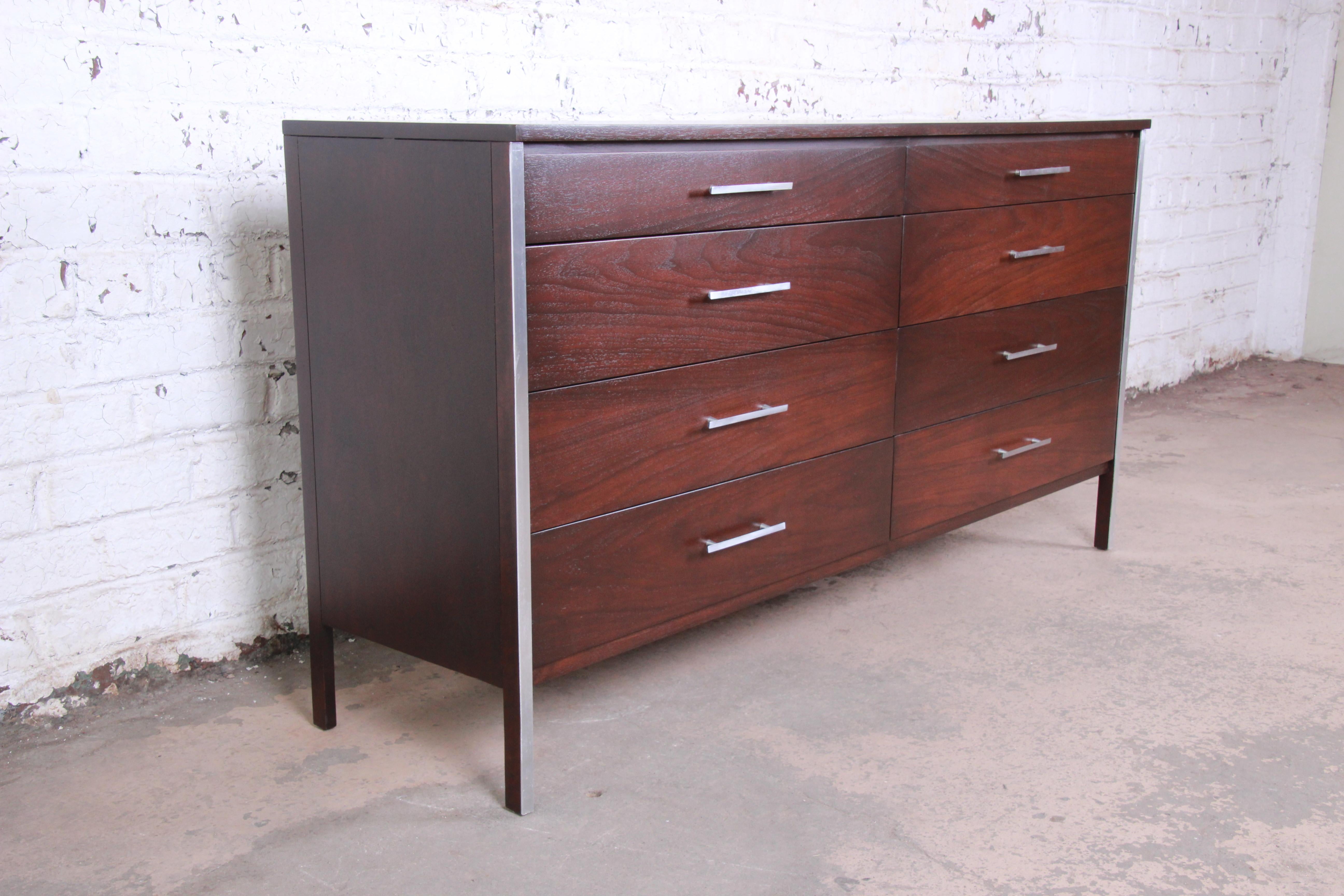 American Paul McCobb for Calvin Mid-Century Modern Walnut Dresser or Credenza, Refinished For Sale