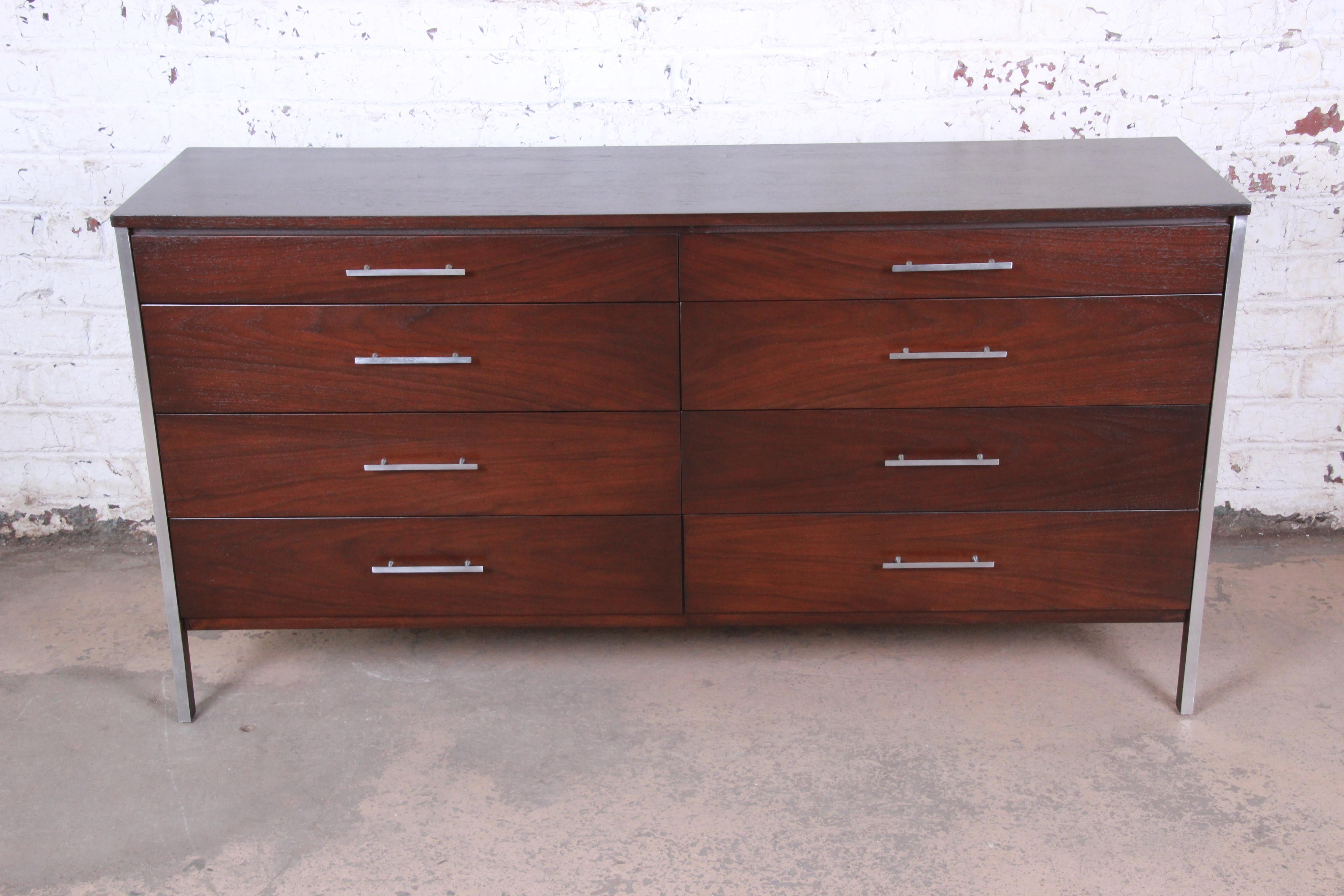 Paul McCobb for Calvin Mid-Century Modern Walnut Dresser or Credenza, Refinished In Good Condition For Sale In South Bend, IN