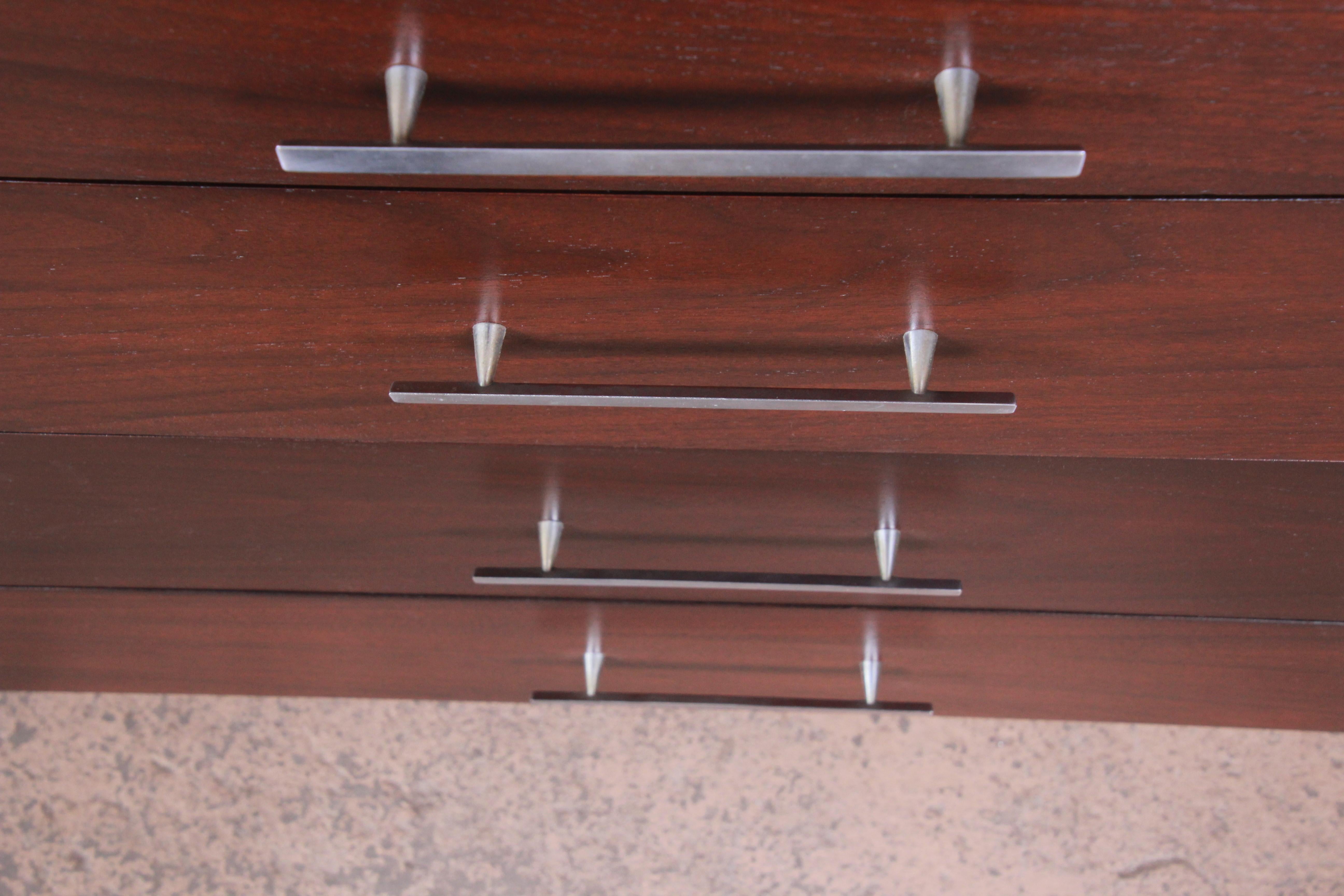 Paul McCobb for Calvin Mid-Century Modern Walnut Dresser or Credenza, Refinished For Sale 3