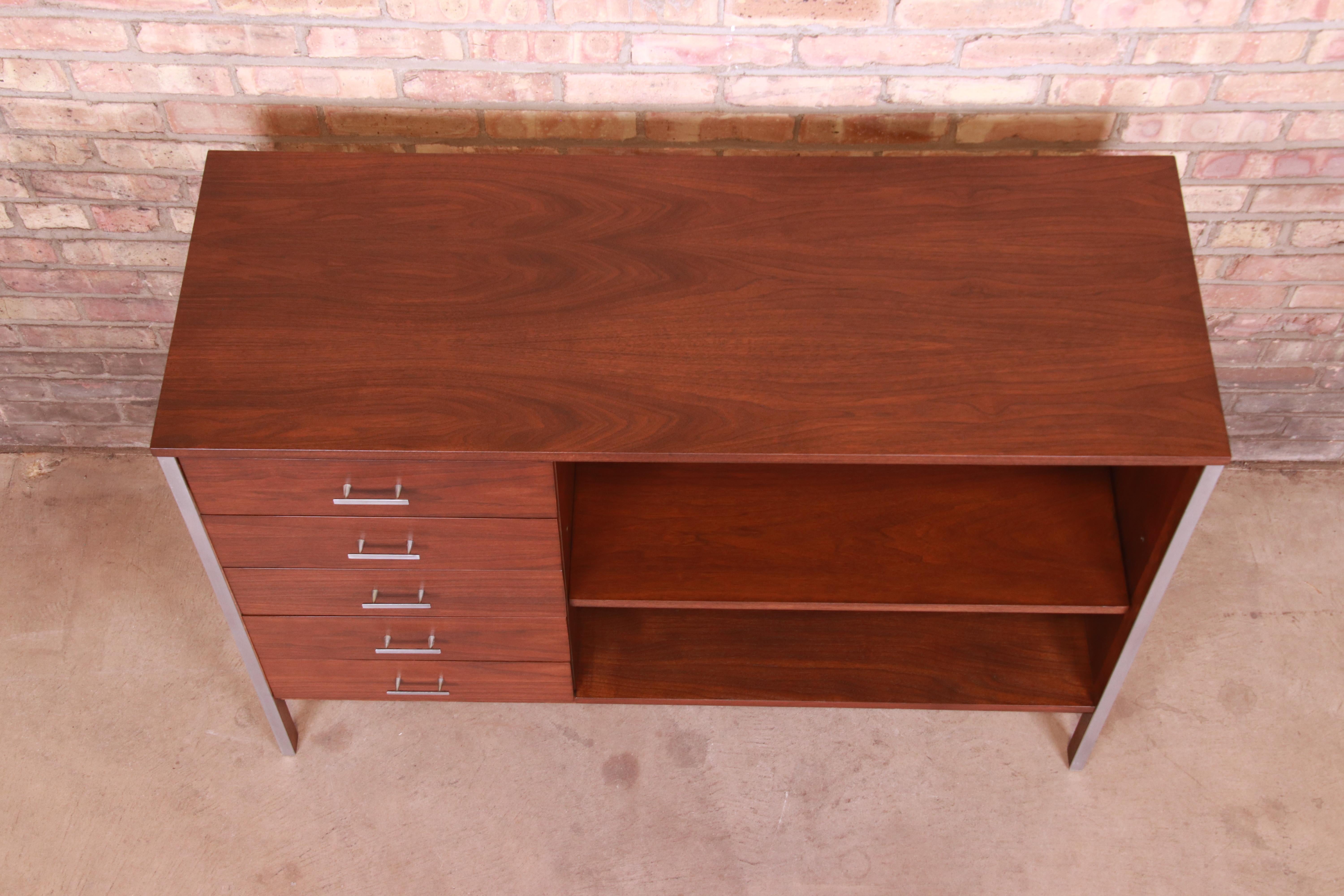 Paul McCobb for Calvin Mid-Century Modern Walnut Sideboard Credenza, Refinished 5