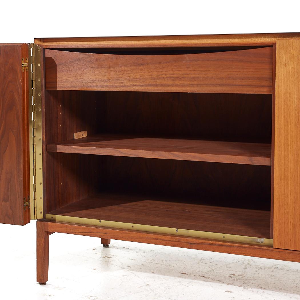 Paul McCobb for Calvin Mid Century Vitrolite and Bleached Mahogany Credenza For Sale 3