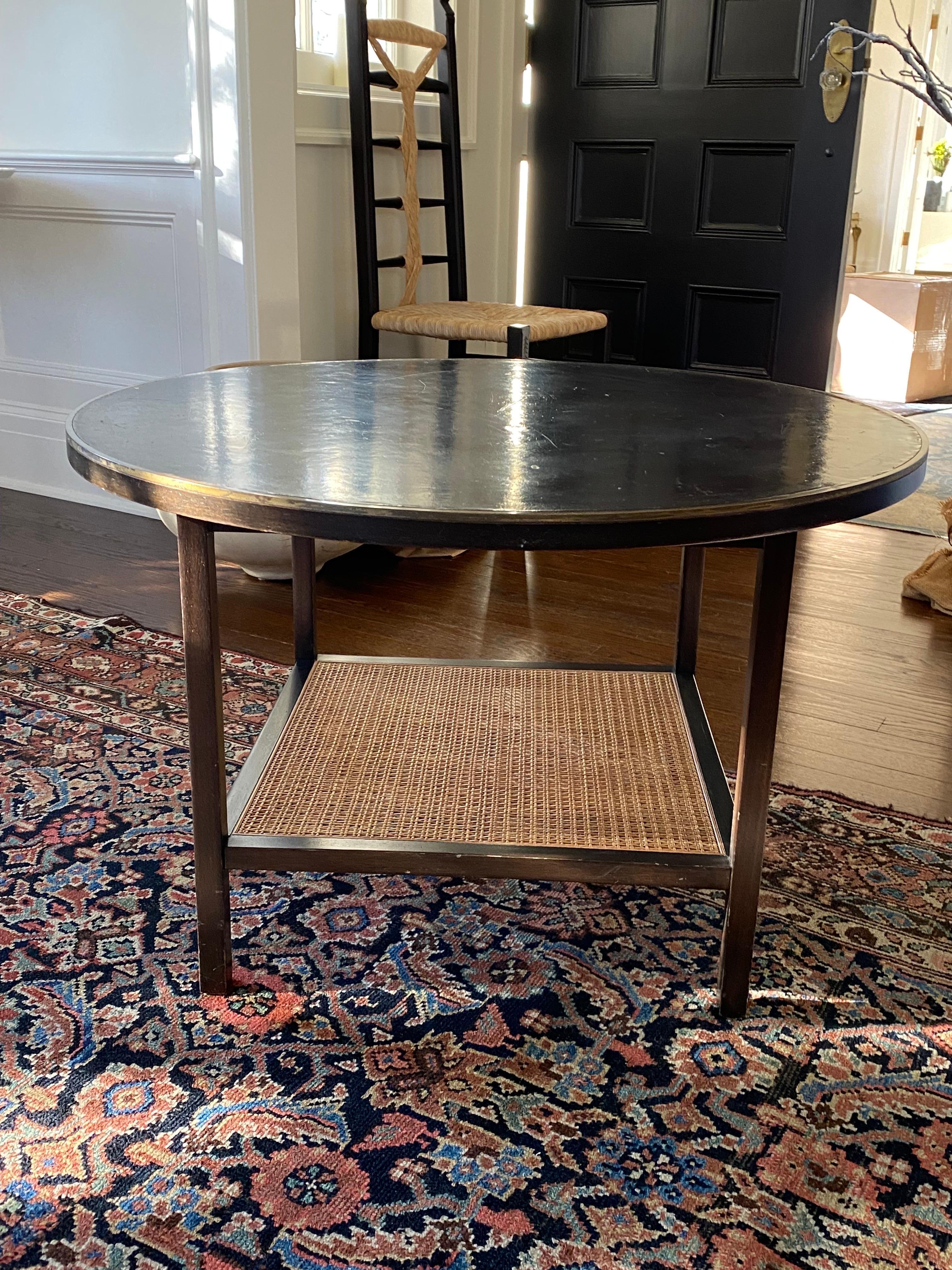 Mid-Century Modern Paul McCobb for Calvin Round Mahogany Table with Reed Shelf & Brass Edge Trim For Sale