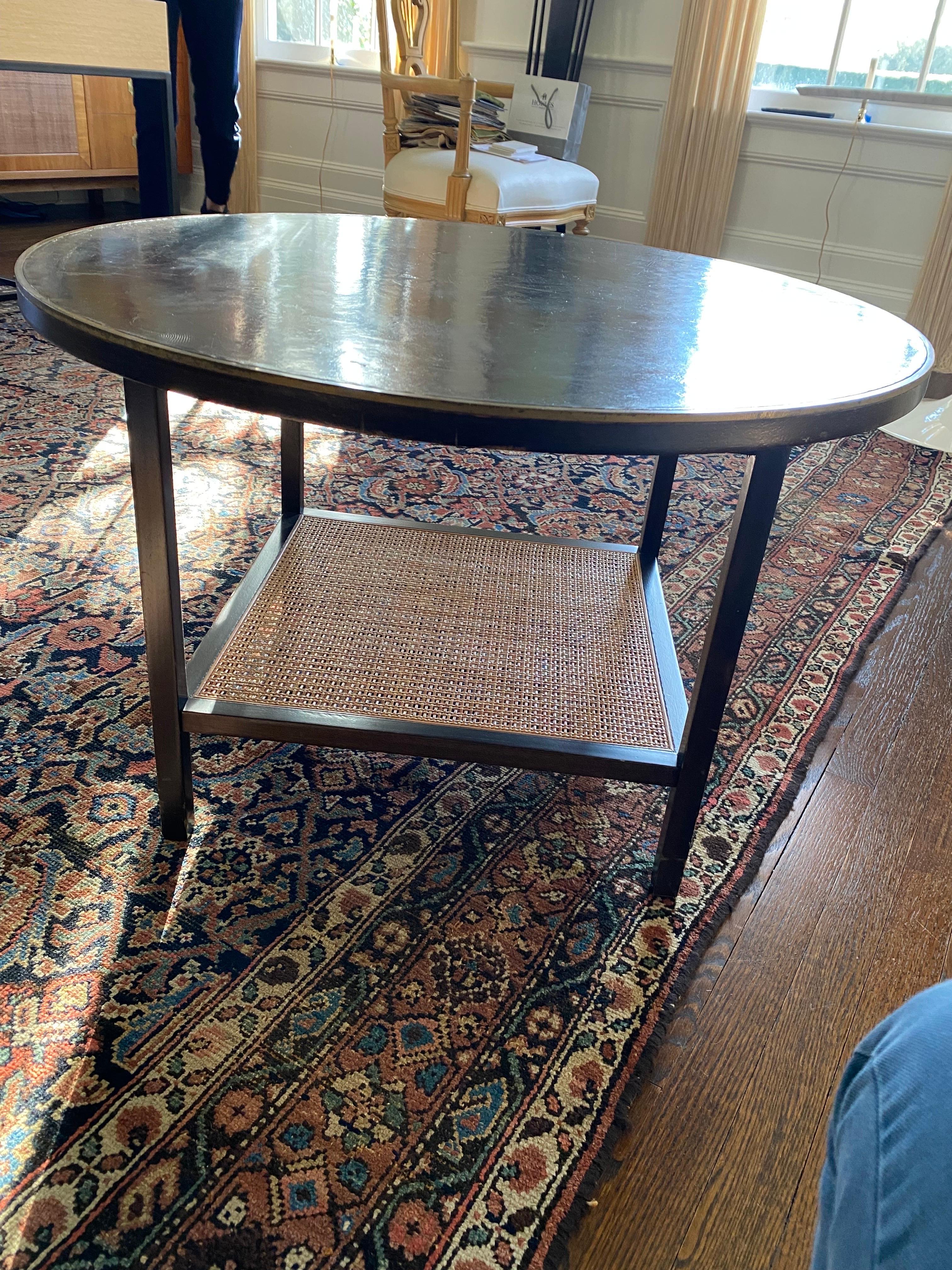 American Paul McCobb for Calvin Round Mahogany Table with Reed Shelf & Brass Edge Trim For Sale